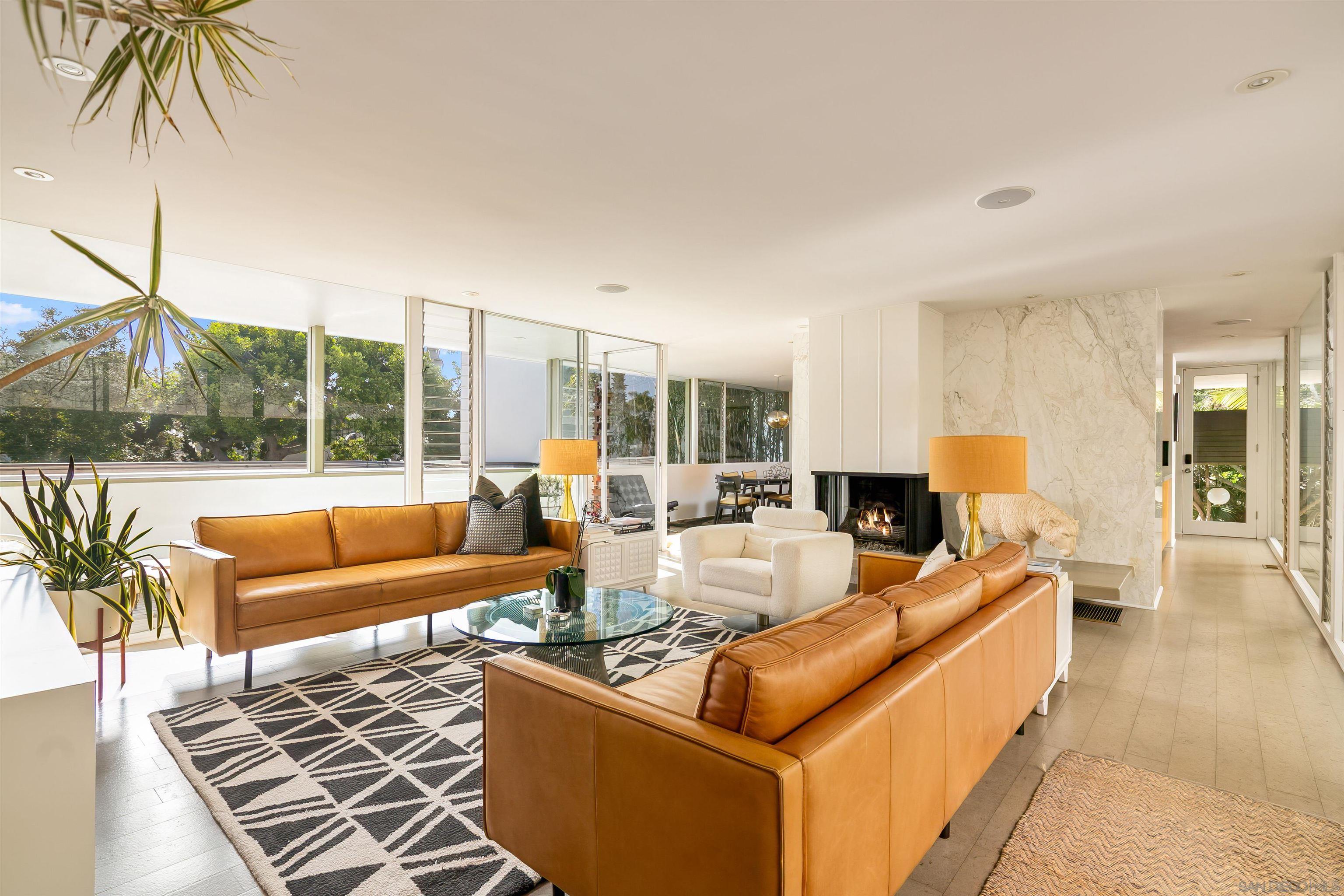 Detail Gallery Image 4 of 41 For 5622  Linda Rosa Ave, La Jolla,  CA 92037 - 3 Beds | 3 Baths