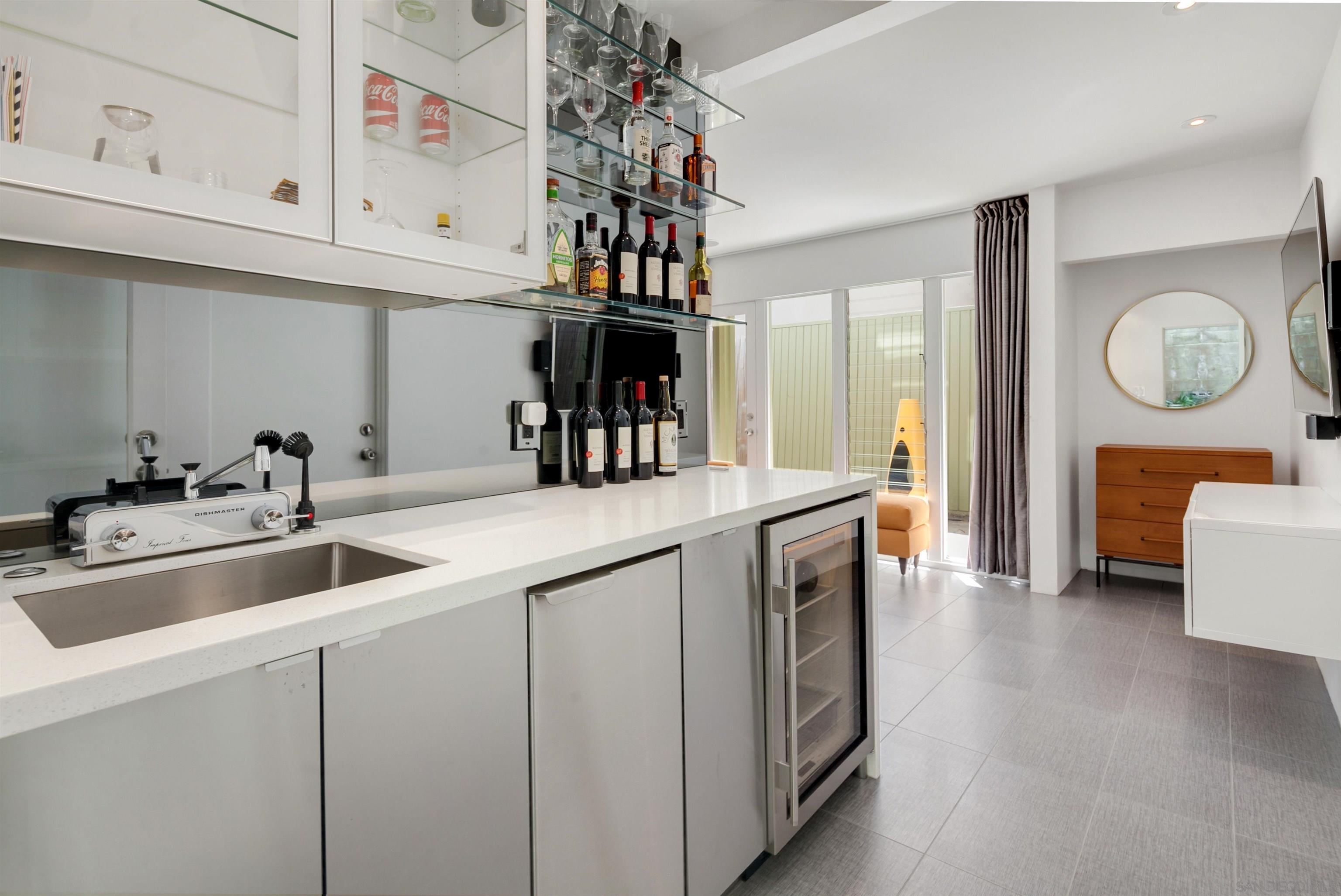 Detail Gallery Image 33 of 41 For 5622  Linda Rosa Ave, La Jolla,  CA 92037 - 3 Beds | 3 Baths