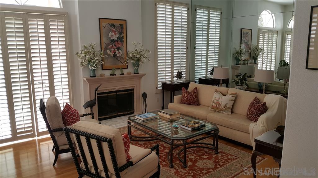 Detail Gallery Image 3 of 8 For 5157  Renaissance Ave.  a, San Diego,  CA 92122 - 3 Beds | 2/1 Baths