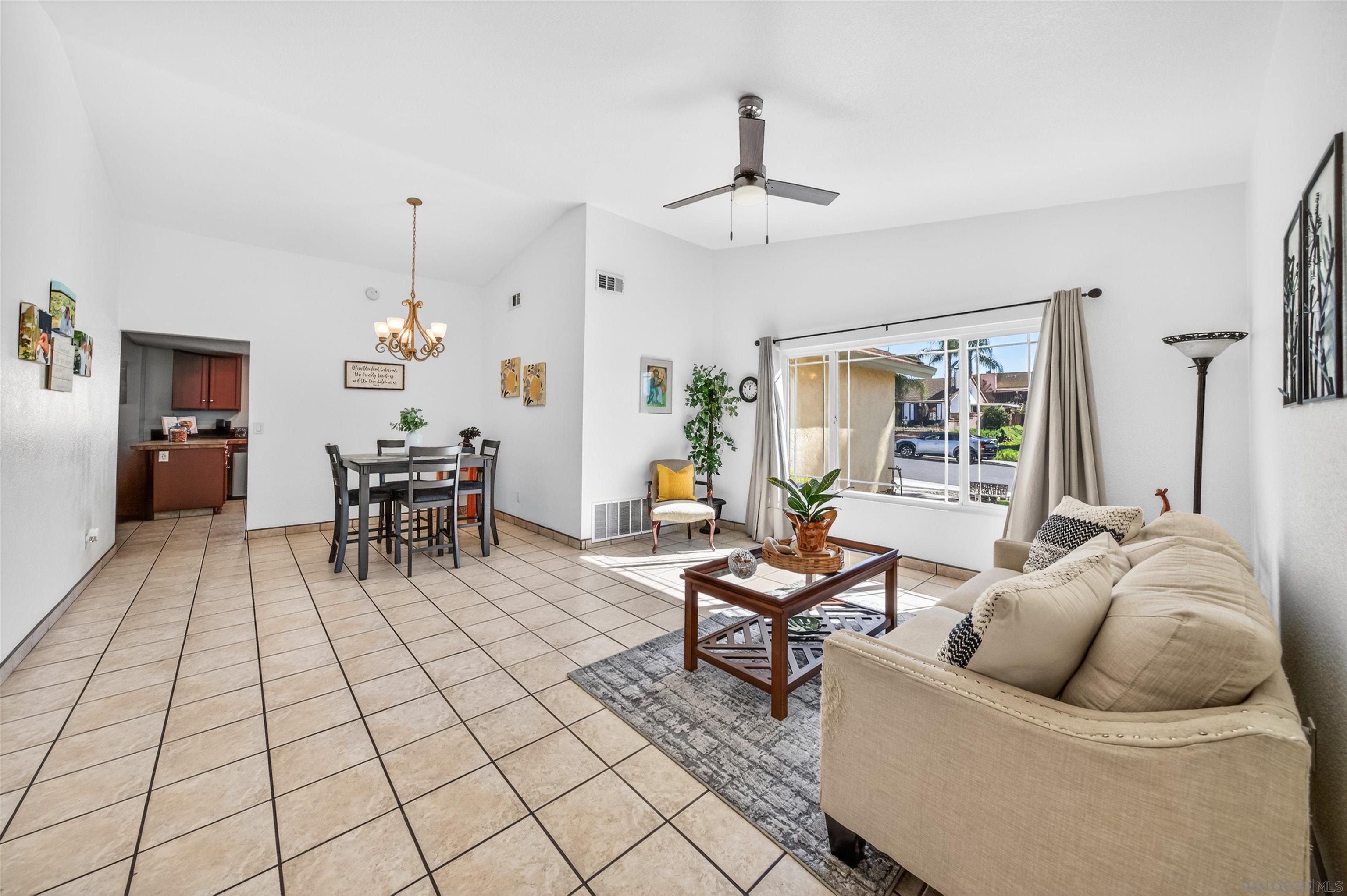 Detail Gallery Image 3 of 26 For 25428  Boxelder Dr, Murrieta,  CA 92563 - 3 Beds | 2 Baths