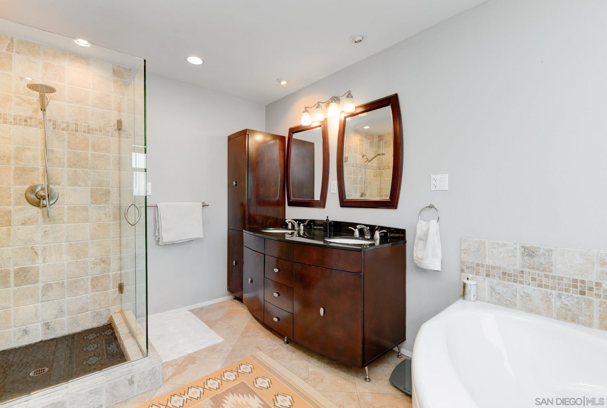 Detail Gallery Image 12 of 32 For 6150  Radio Dr, San Diego,  CA 92114 - 3 Beds | 3 Baths