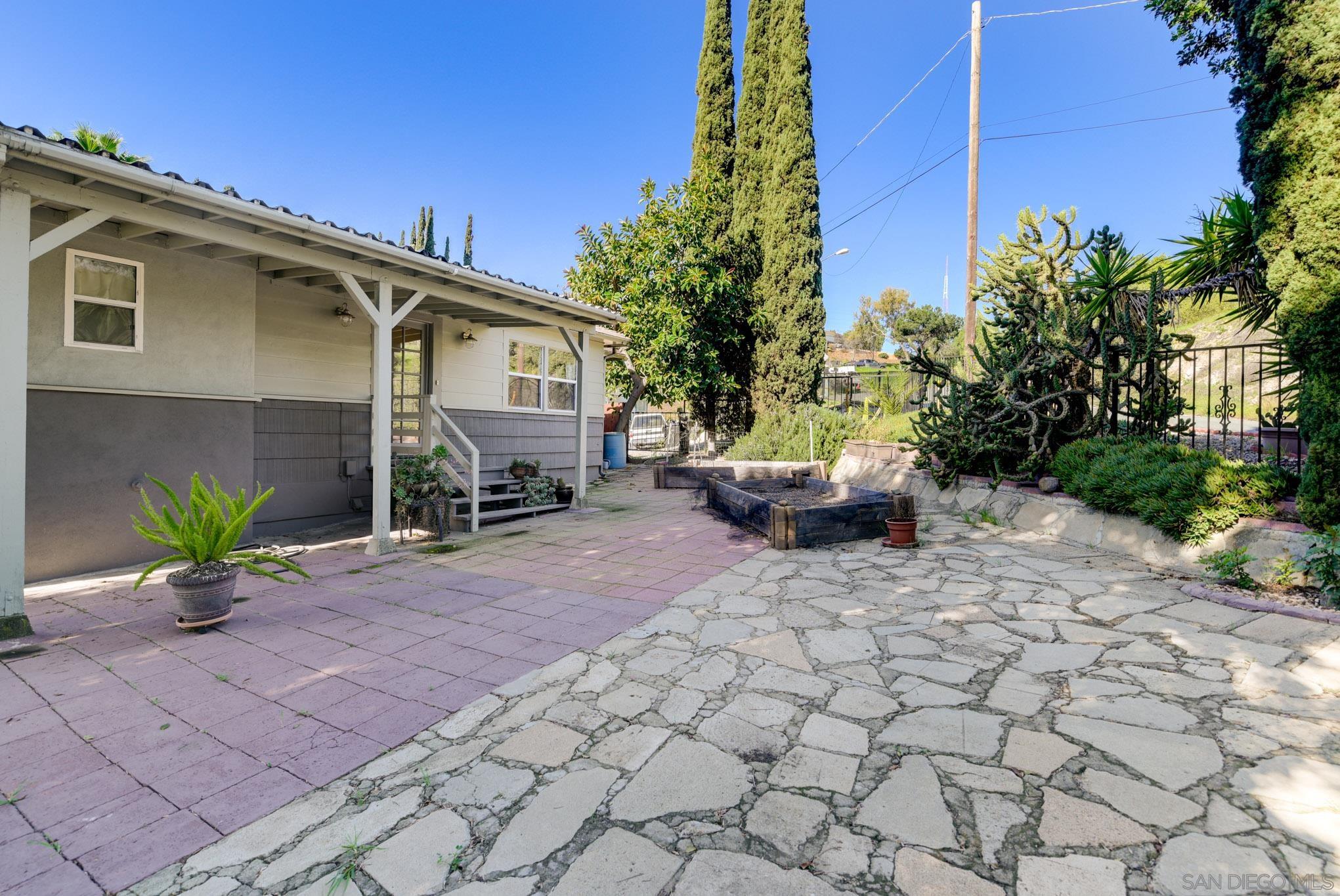 Detail Gallery Image 28 of 32 For 6150  Radio Dr, San Diego,  CA 92114 - 3 Beds | 3 Baths