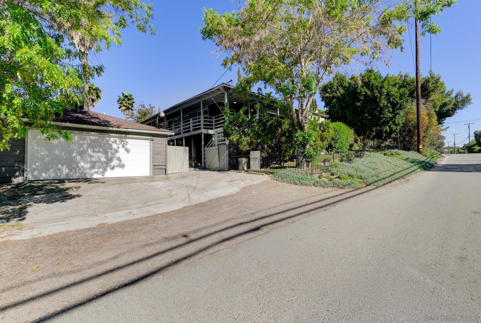 Detail Gallery Image 30 of 32 For 6150  Radio Dr, San Diego,  CA 92114 - 3 Beds | 3 Baths