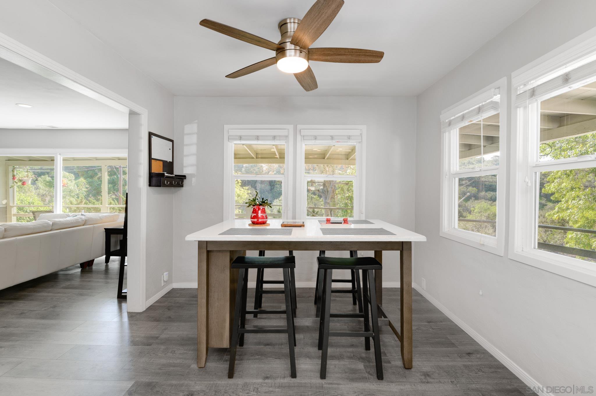 Detail Gallery Image 9 of 32 For 6150  Radio Dr, San Diego,  CA 92114 - 3 Beds | 3 Baths