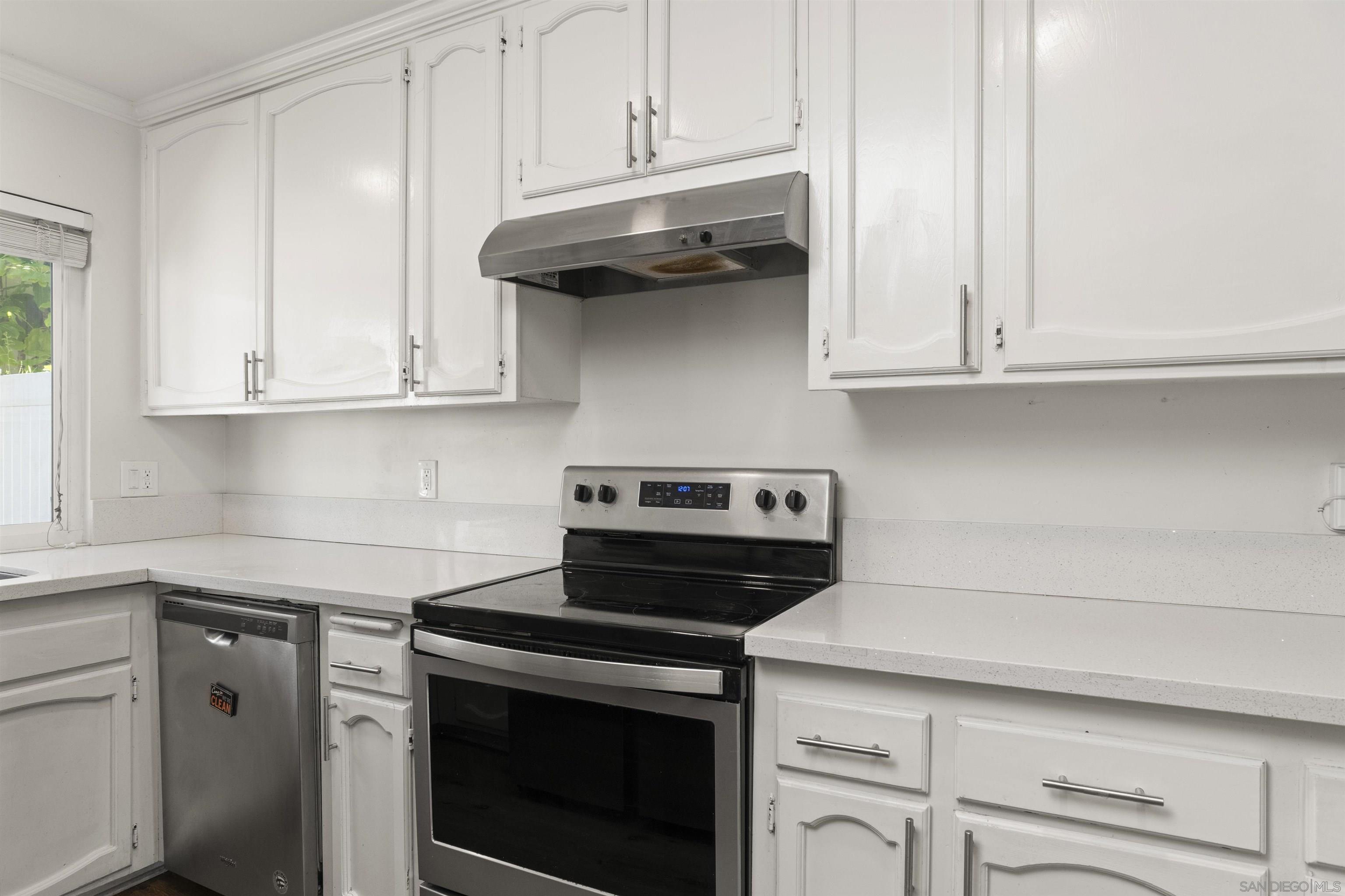 Detail Gallery Image 16 of 63 For 17368  Caminito Canasto, San Diego,  CA 92127 - 3 Beds | 2/1 Baths