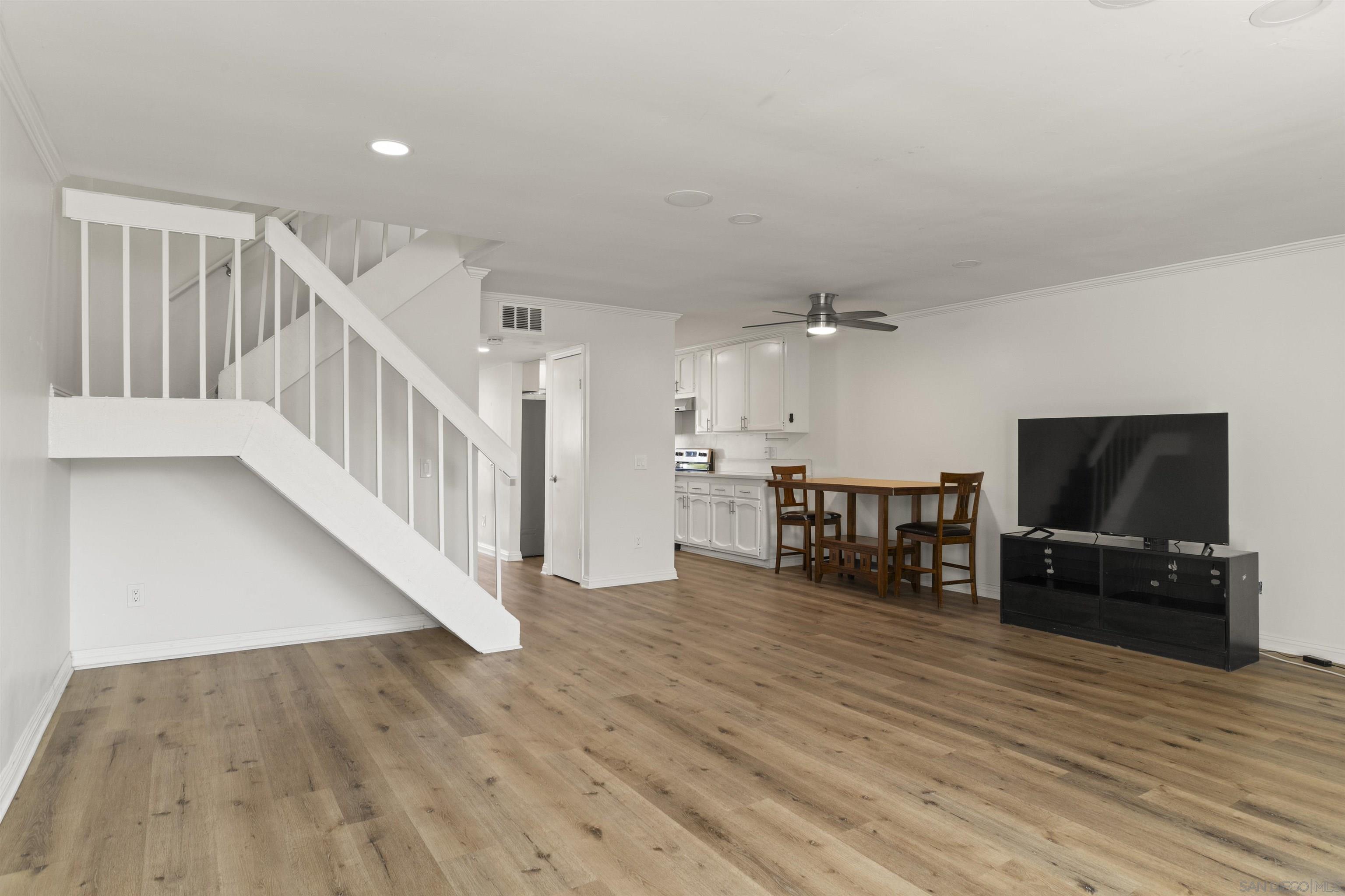 Detail Gallery Image 9 of 63 For 17368  Caminito Canasto, San Diego,  CA 92127 - 3 Beds | 2/1 Baths