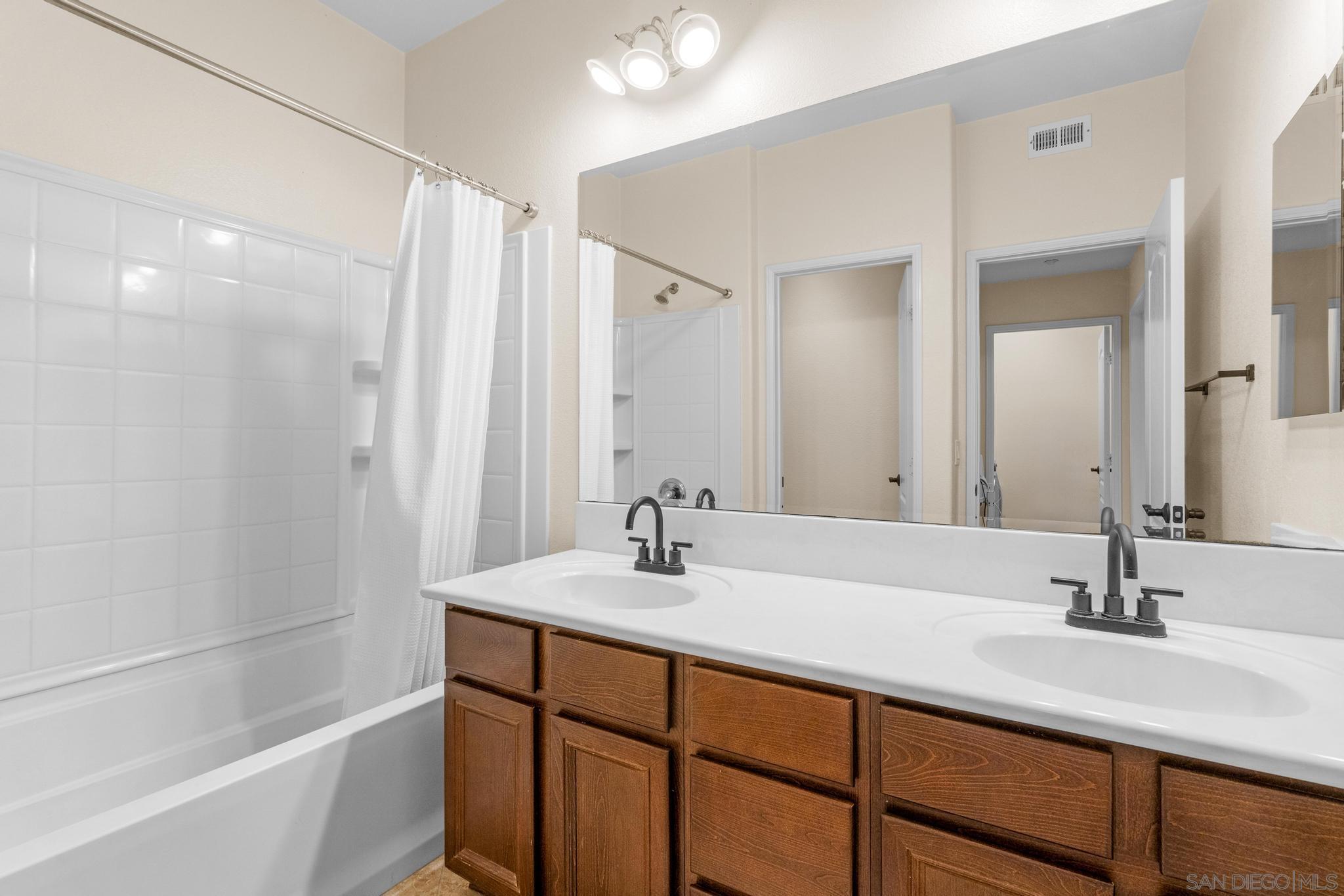 Detail Gallery Image 11 of 18 For 17071  Calle Trevino  #UNIT 8,  San Diego,  CA 92127 - 3 Beds | 2/1 Baths