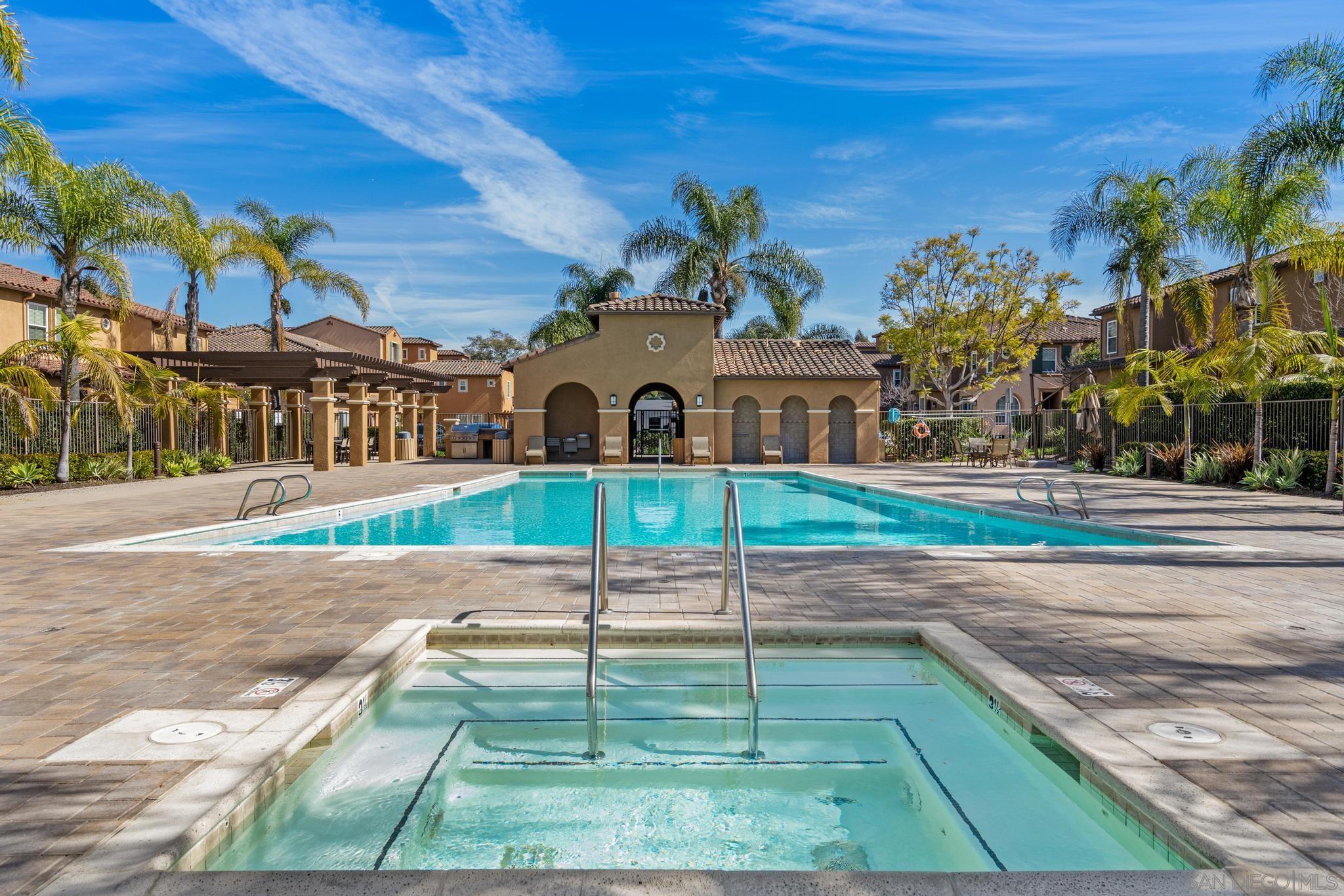 Detail Gallery Image 14 of 18 For 17071  Calle Trevino  #UNIT 8,  San Diego,  CA 92127 - 3 Beds | 2/1 Baths