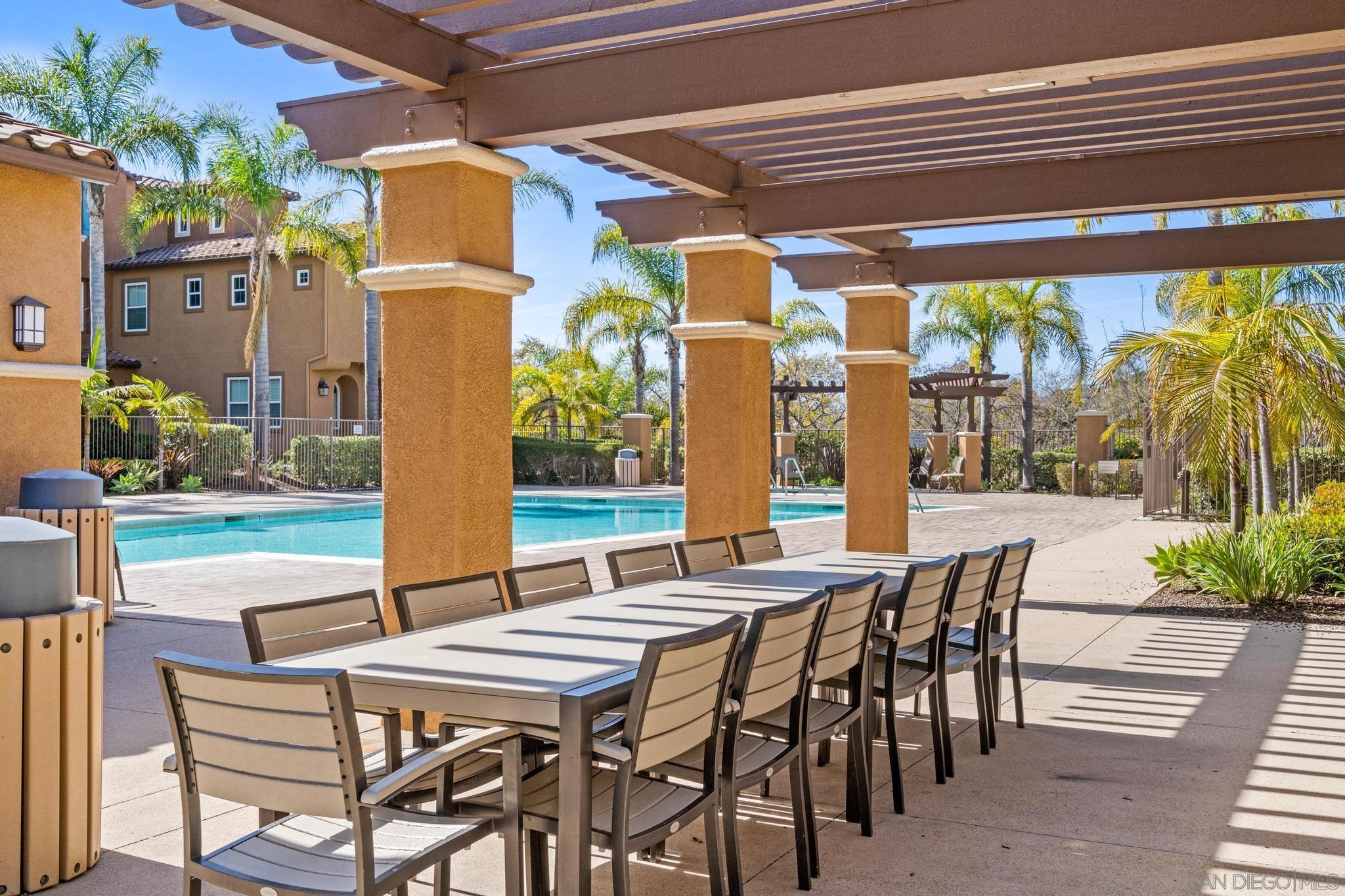 Detail Gallery Image 15 of 18 For 17071  Calle Trevino  #UNIT 8,  San Diego,  CA 92127 - 3 Beds | 2/1 Baths