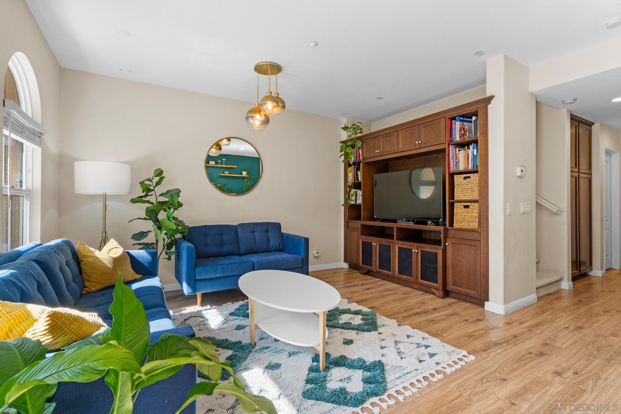 Detail Gallery Image 3 of 18 For 17071  Calle Trevino  #UNIT 8,  San Diego,  CA 92127 - 3 Beds | 2/1 Baths