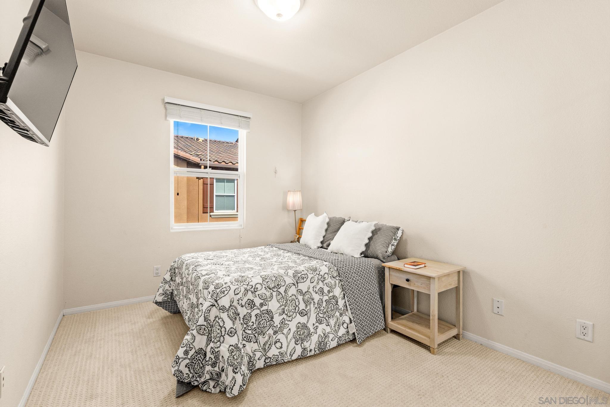 Detail Gallery Image 10 of 18 For 17071  Calle Trevino  #UNIT 8,  San Diego,  CA 92127 - 3 Beds | 2/1 Baths