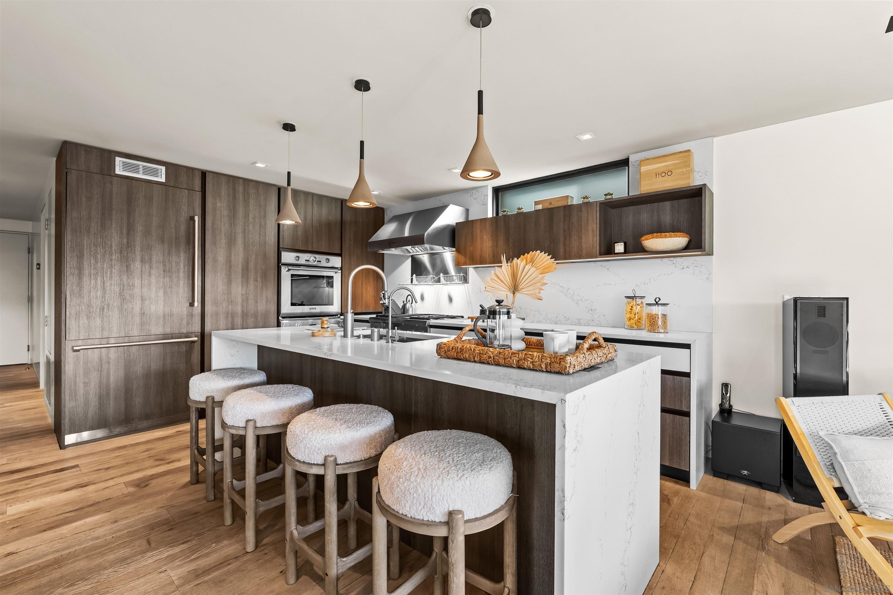 Detail Gallery Image 12 of 75 For 1715-17  Coast Blvd, Del Mar,  CA 92014 - 5 Beds | 4/1 Baths