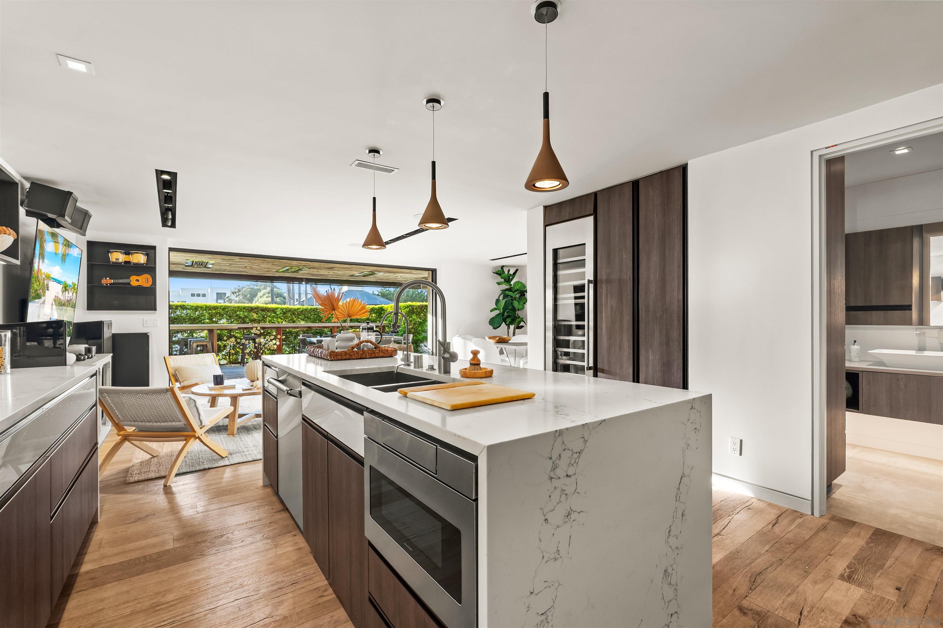 Detail Gallery Image 14 of 75 For 1715-17  Coast Blvd, Del Mar,  CA 92014 - 5 Beds | 4/1 Baths