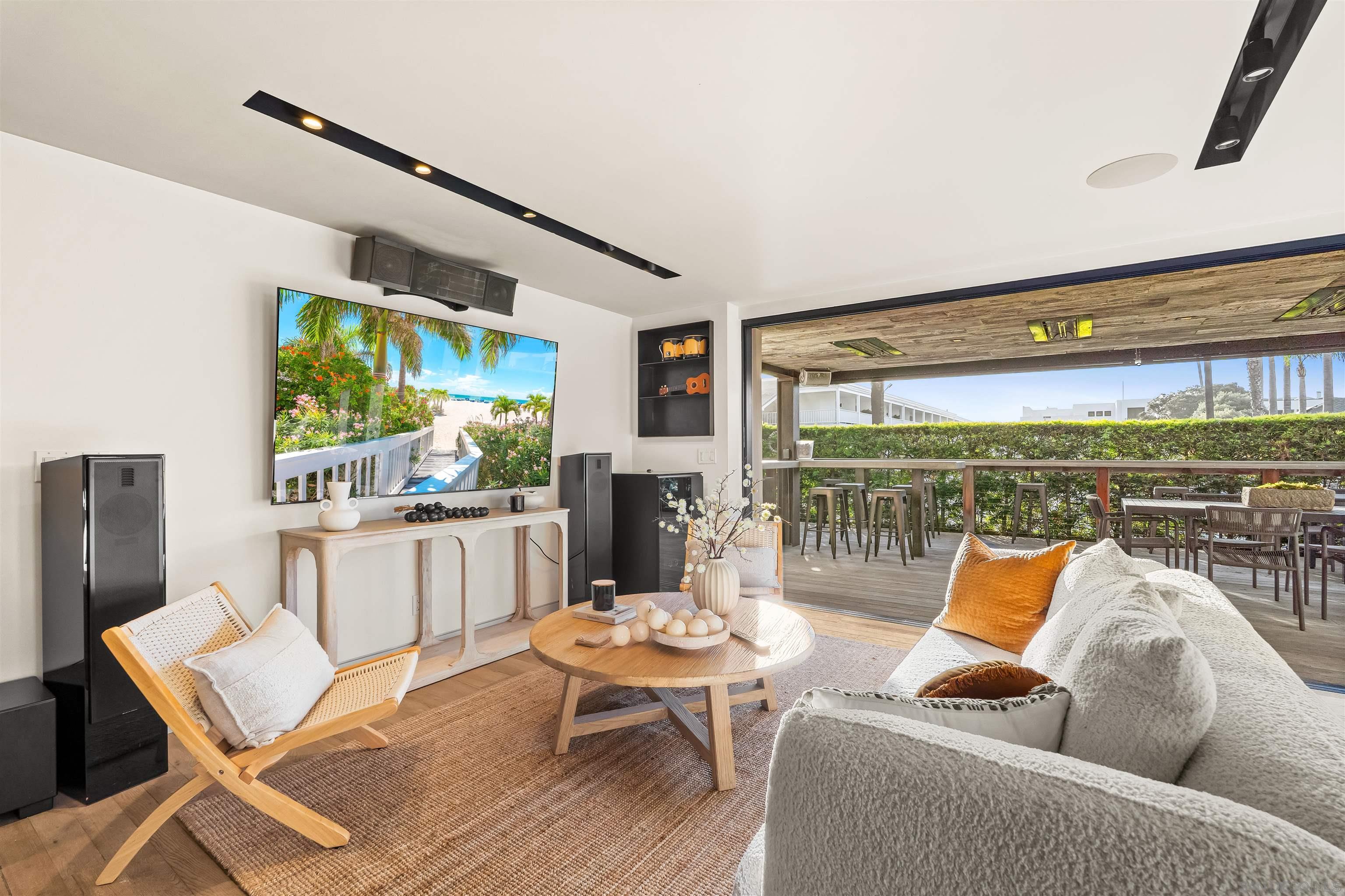 Detail Gallery Image 3 of 75 For 1715-17  Coast Blvd, Del Mar,  CA 92014 - 5 Beds | 4/1 Baths