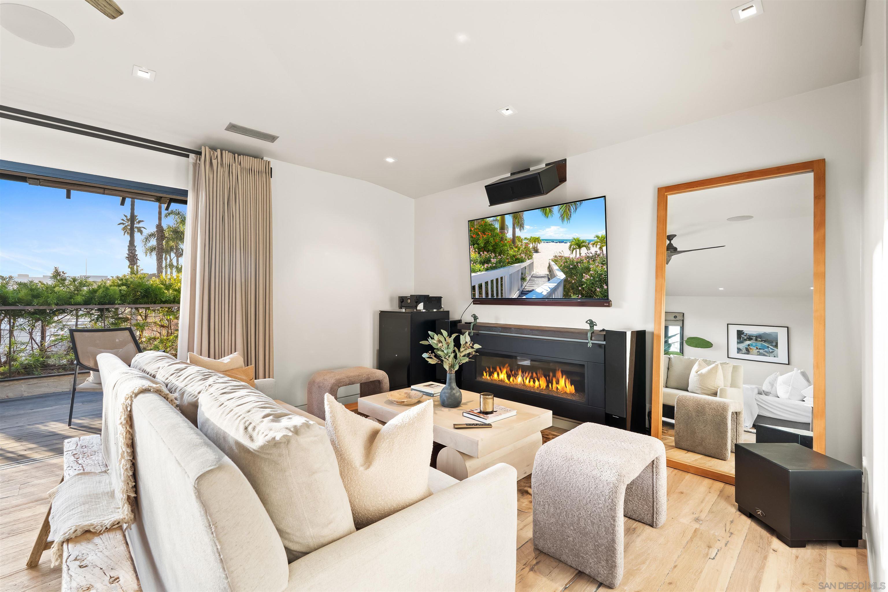 Detail Gallery Image 21 of 75 For 1715-17  Coast Blvd, Del Mar,  CA 92014 - 5 Beds | 4/1 Baths