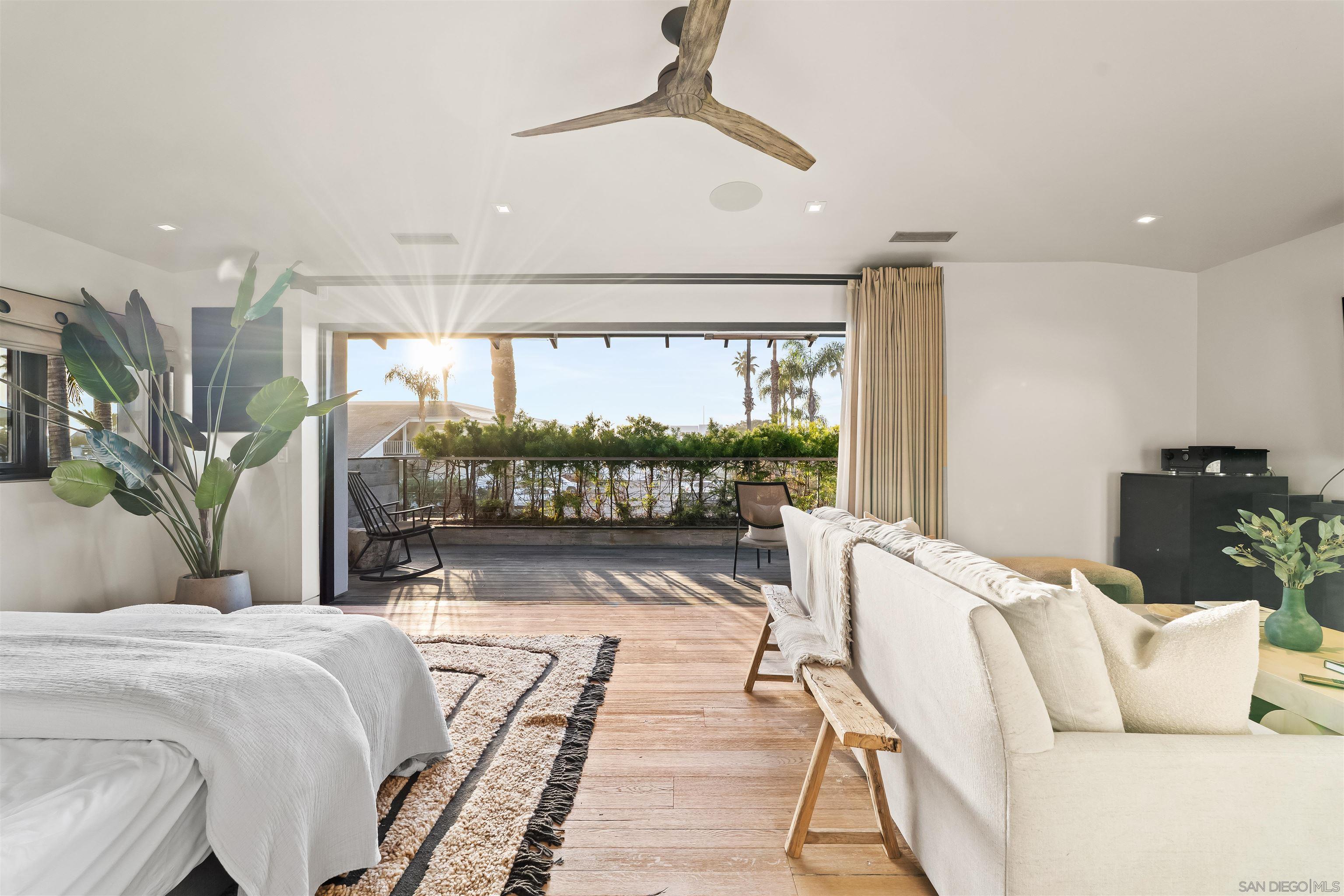 Detail Gallery Image 26 of 75 For 1715-17  Coast Blvd, Del Mar,  CA 92014 - 5 Beds | 4/1 Baths