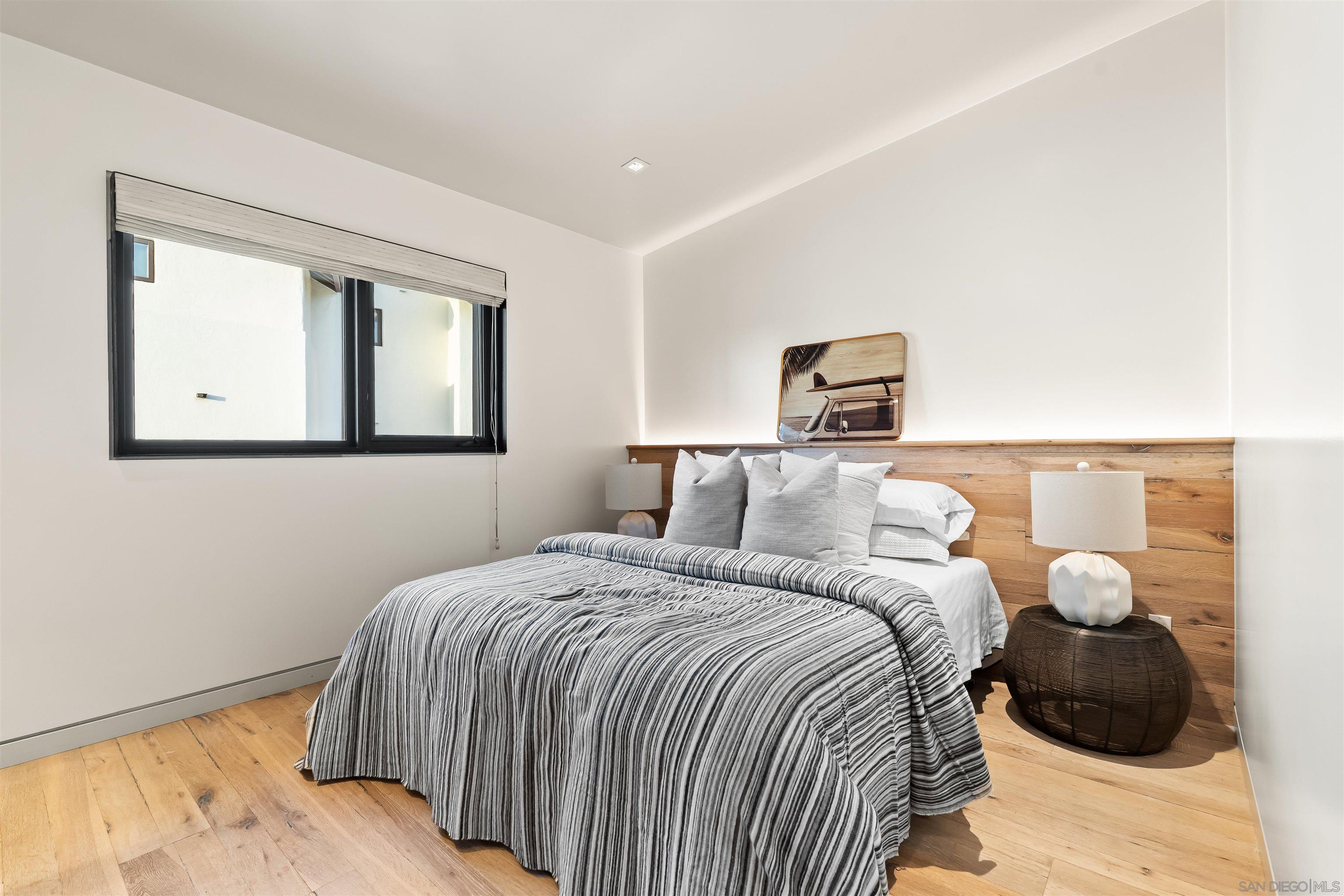 Detail Gallery Image 43 of 75 For 1715-17  Coast Blvd, Del Mar,  CA 92014 - 5 Beds | 4/1 Baths