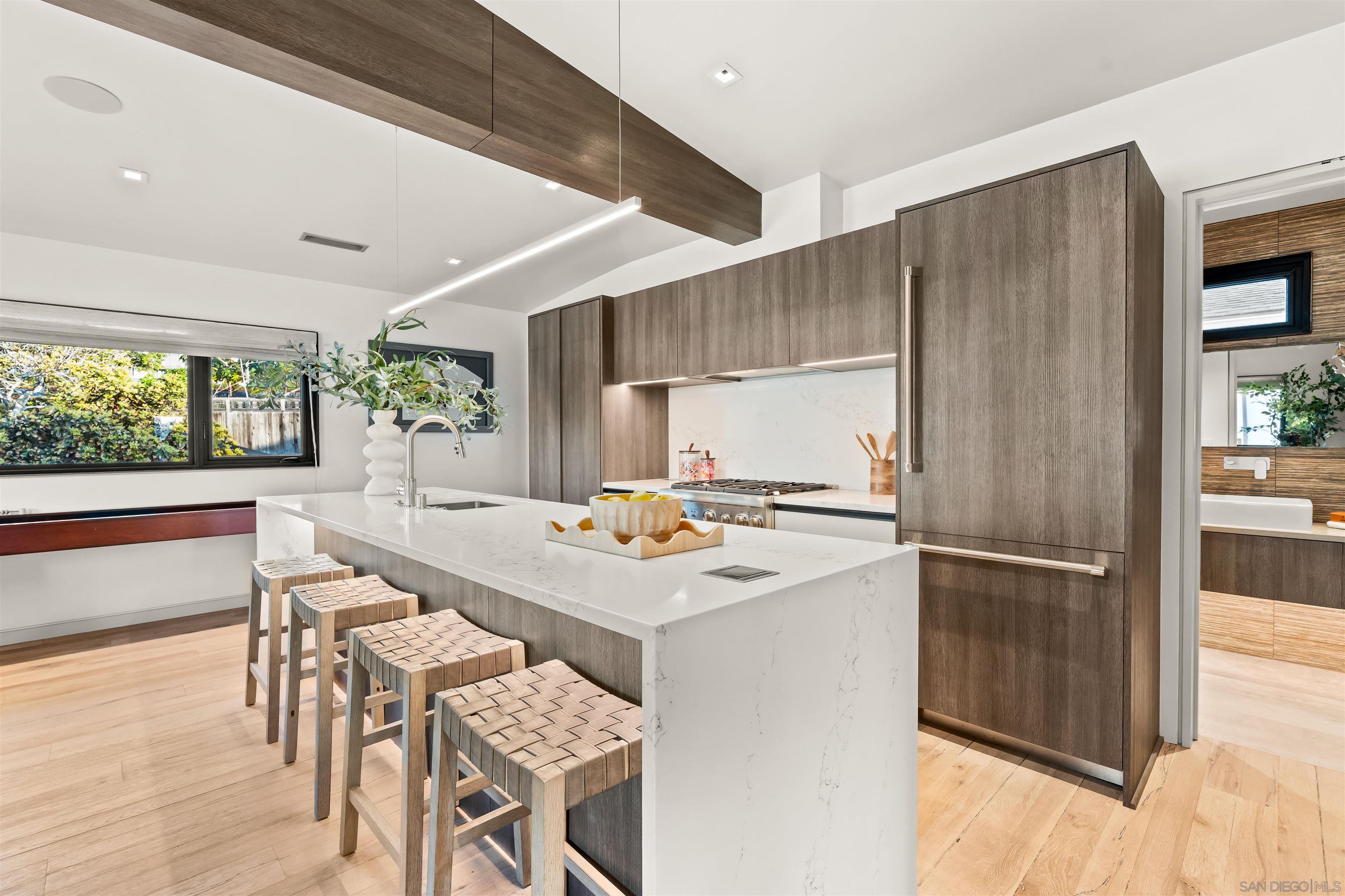 Detail Gallery Image 47 of 75 For 1715-17  Coast Blvd, Del Mar,  CA 92014 - 5 Beds | 4/1 Baths