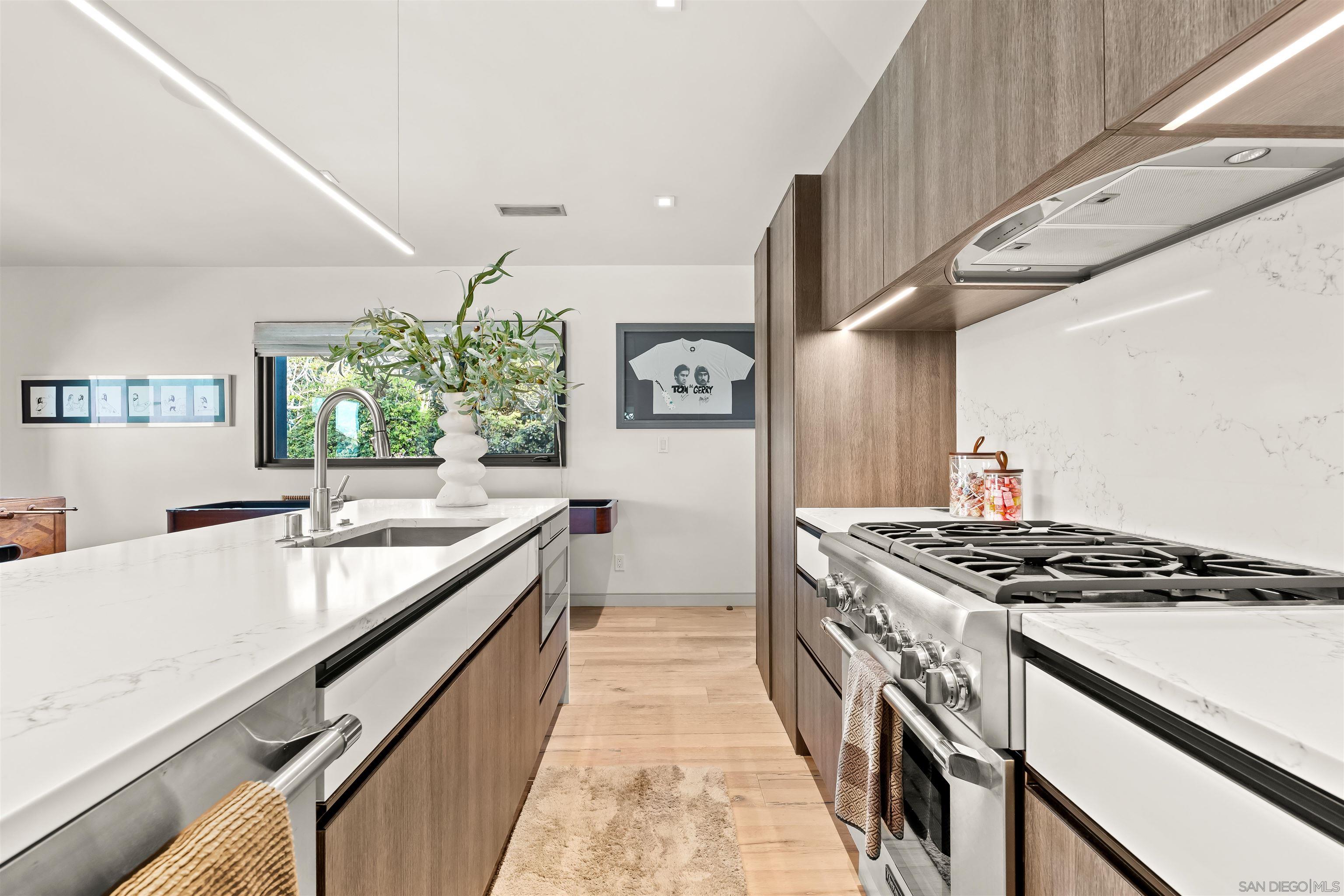 Detail Gallery Image 48 of 75 For 1715-17  Coast Blvd, Del Mar,  CA 92014 - 5 Beds | 4/1 Baths