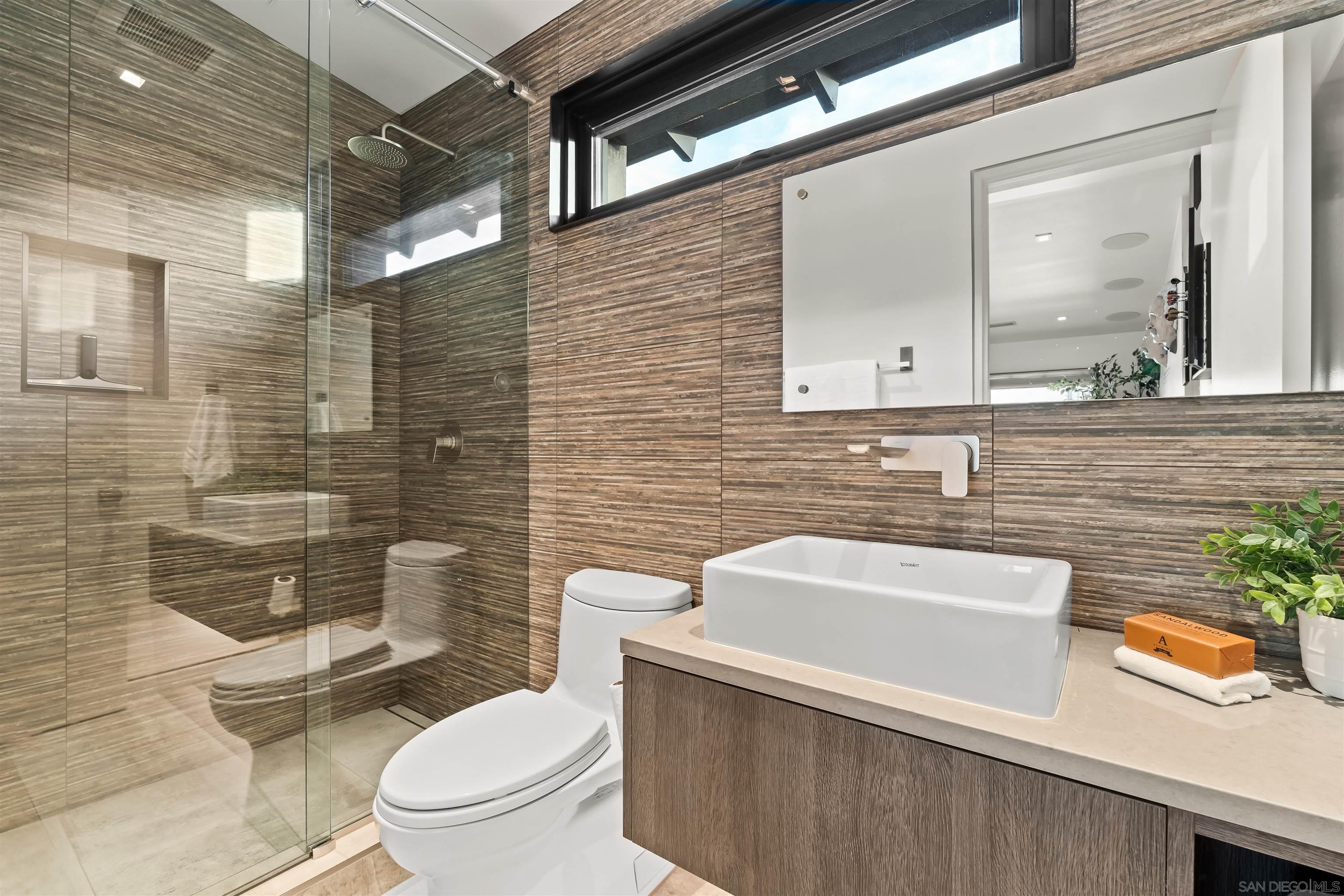 Detail Gallery Image 52 of 75 For 1715-17  Coast Blvd, Del Mar,  CA 92014 - 5 Beds | 4/1 Baths