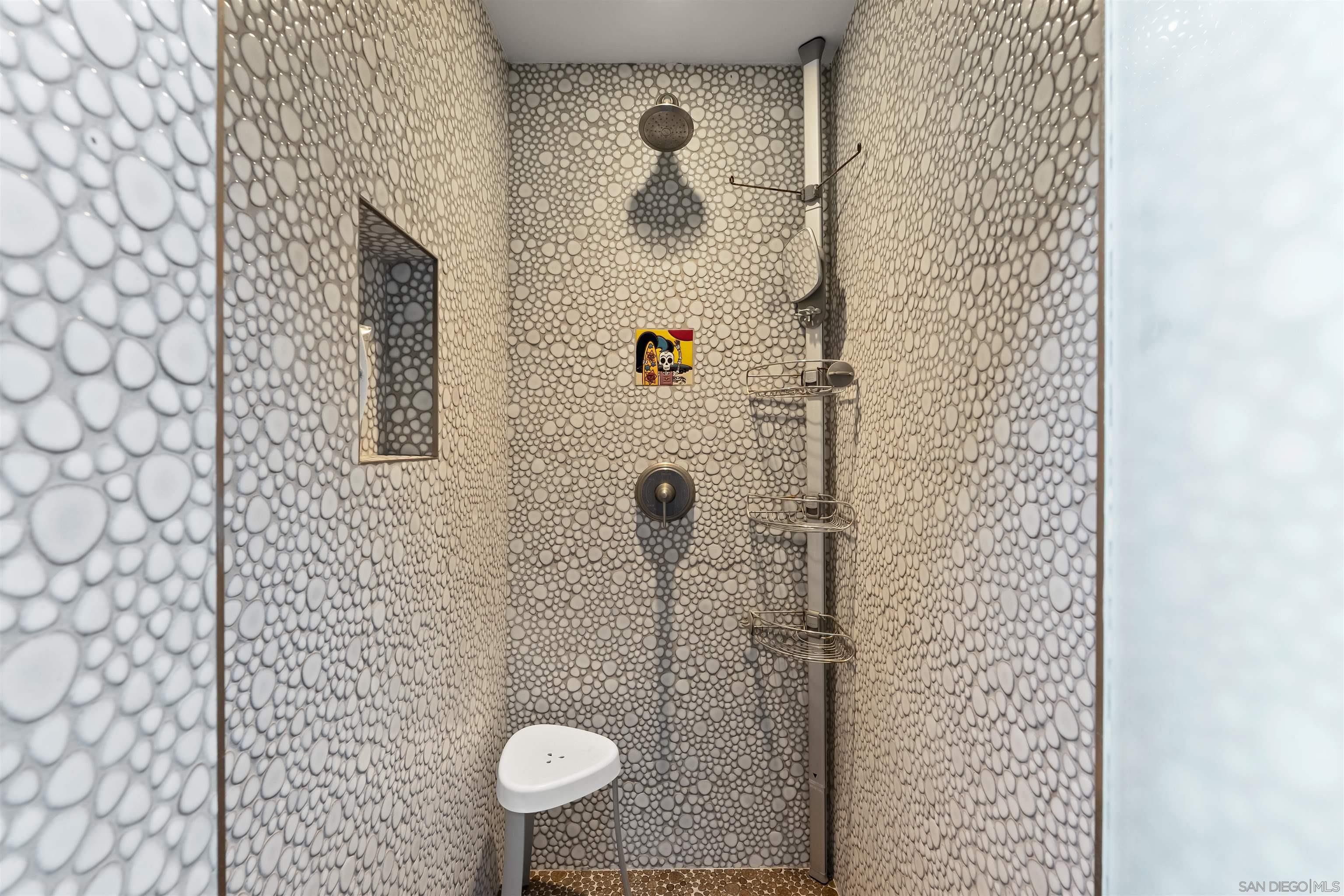 Detail Gallery Image 55 of 75 For 1715-17  Coast Blvd, Del Mar,  CA 92014 - 5 Beds | 4/1 Baths