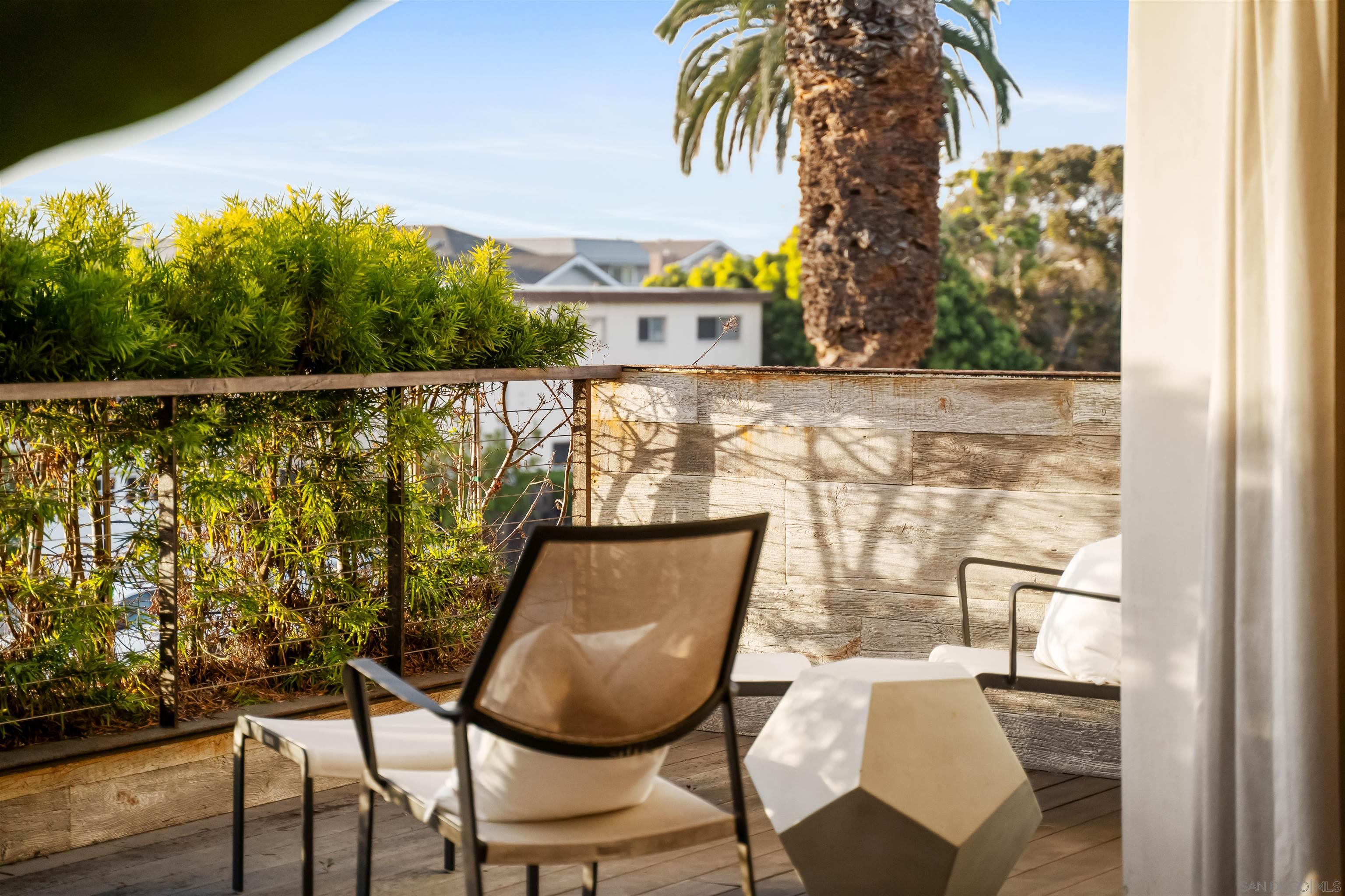 Detail Gallery Image 63 of 75 For 1715-17  Coast Blvd, Del Mar,  CA 92014 - 5 Beds | 4/1 Baths