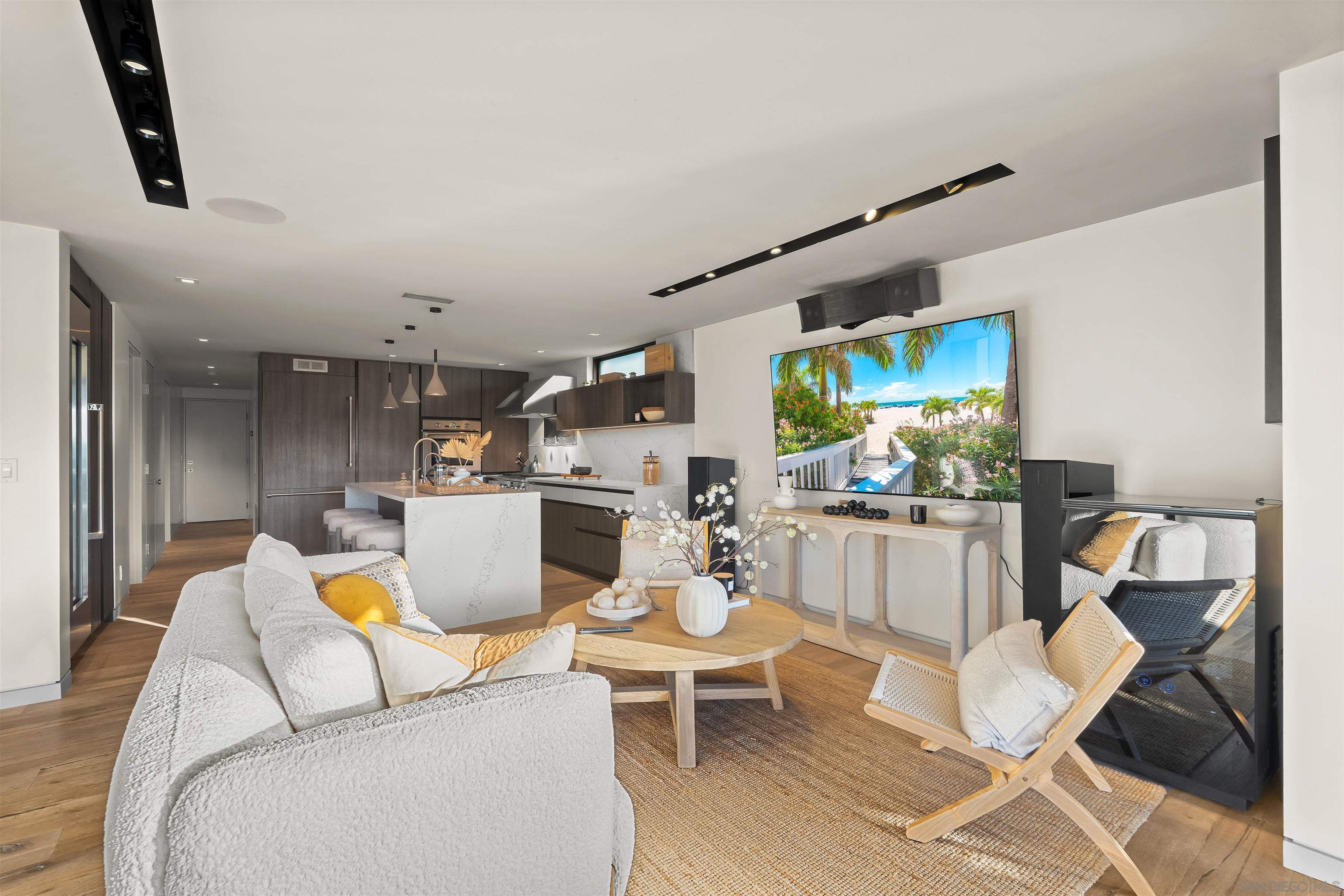 Detail Gallery Image 8 of 75 For 1715-17  Coast Blvd, Del Mar,  CA 92014 - 5 Beds | 4/1 Baths