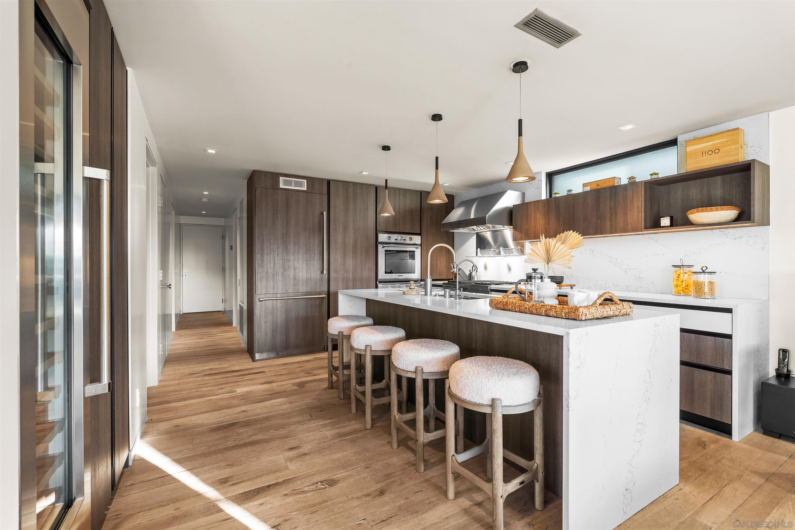 Detail Gallery Image 10 of 75 For 1715-17  Coast Blvd, Del Mar,  CA 92014 - 5 Beds | 4/1 Baths