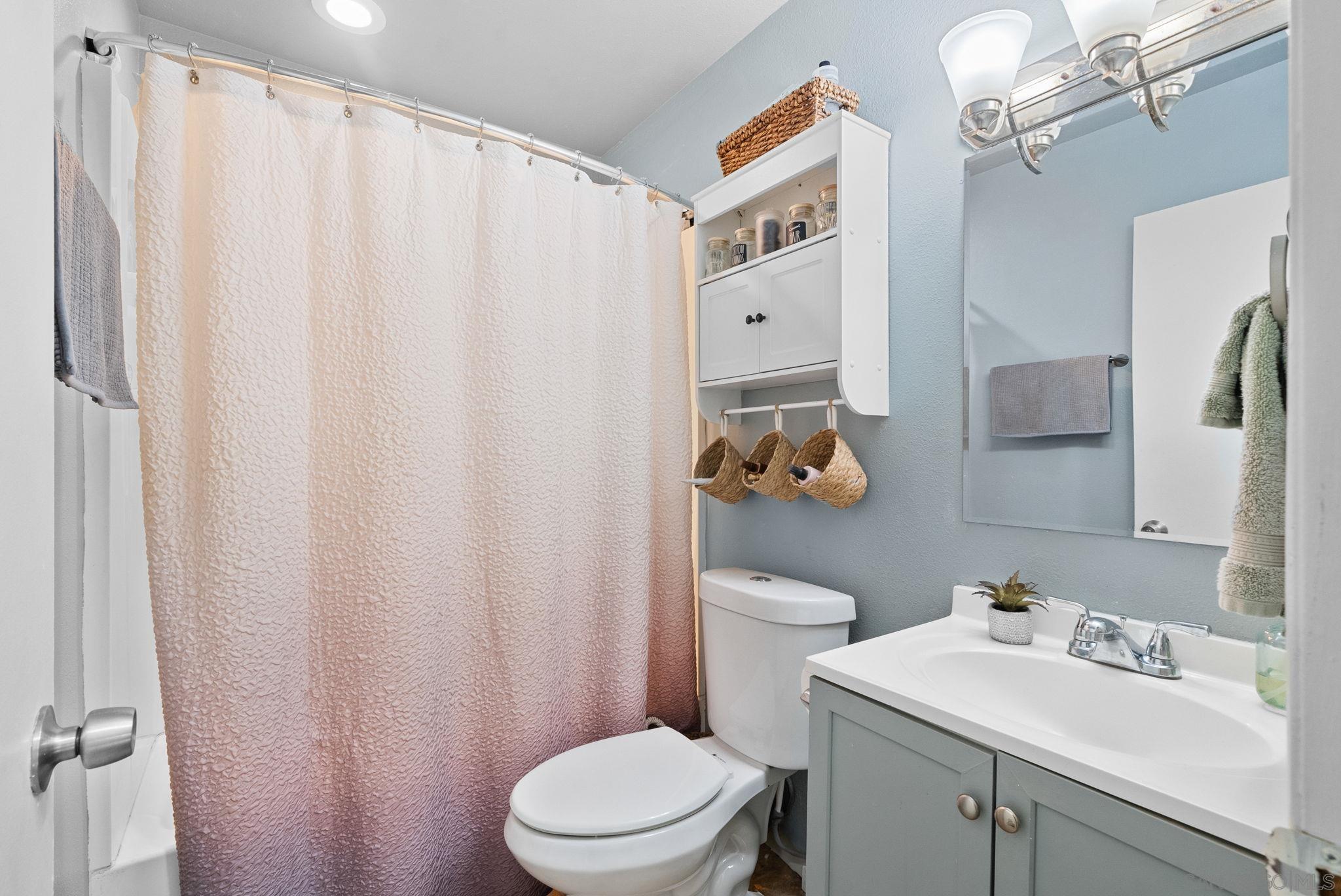 Detail Gallery Image 14 of 32 For 12156  Wintergreen Dr  #1,  Lakeside,  CA 92040 - 2 Beds | 1 Baths