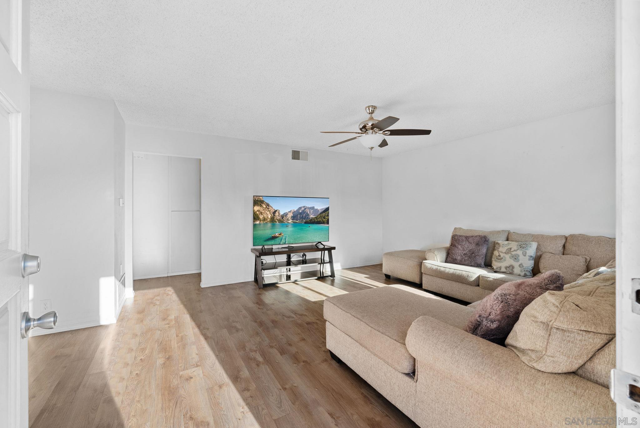 Detail Gallery Image 6 of 32 For 12156  Wintergreen Dr  #1,  Lakeside,  CA 92040 - 2 Beds | 1 Baths