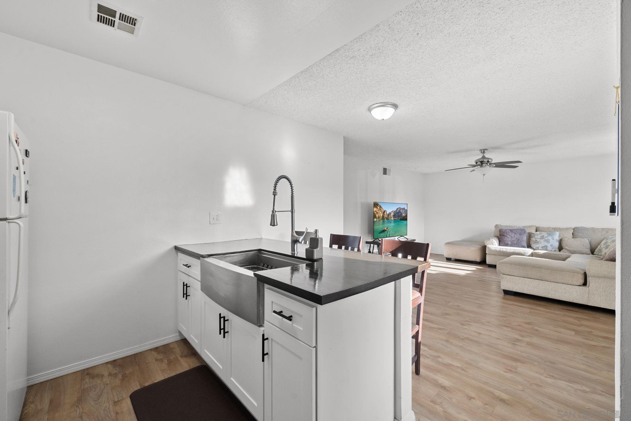 Detail Gallery Image 8 of 32 For 12156  Wintergreen Dr  #1,  Lakeside,  CA 92040 - 2 Beds | 1 Baths