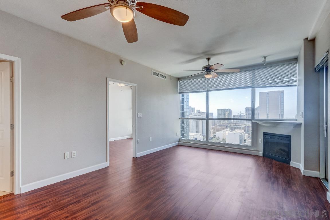 Detail Gallery Image 2 of 28 For 300  W Beech St  2101, San Diego,  CA 92101 - 2 Beds | 2 Baths