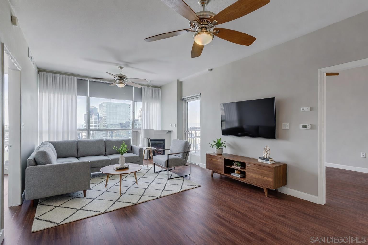 Detail Gallery Image 3 of 28 For 300  W Beech St  2101, San Diego,  CA 92101 - 2 Beds | 2 Baths