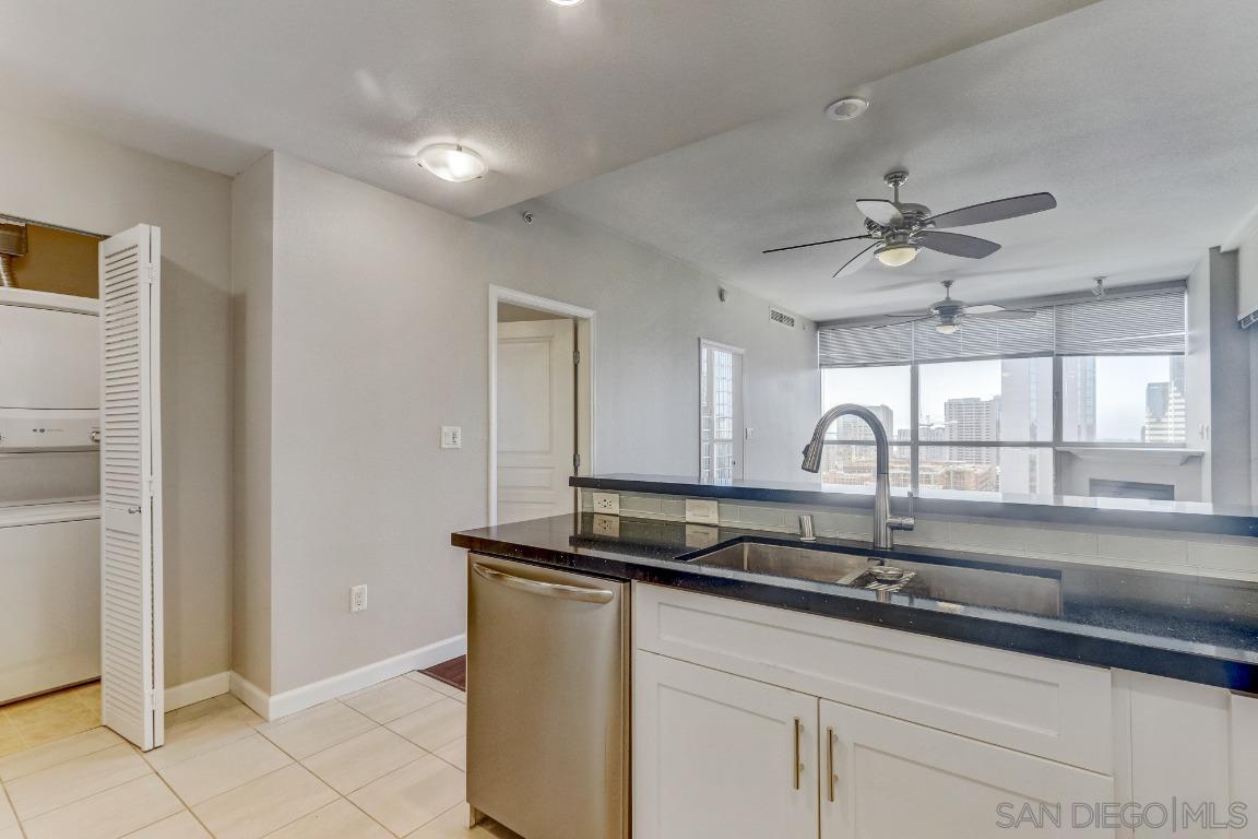 Detail Gallery Image 9 of 28 For 300  W Beech St  2101, San Diego,  CA 92101 - 2 Beds | 2 Baths