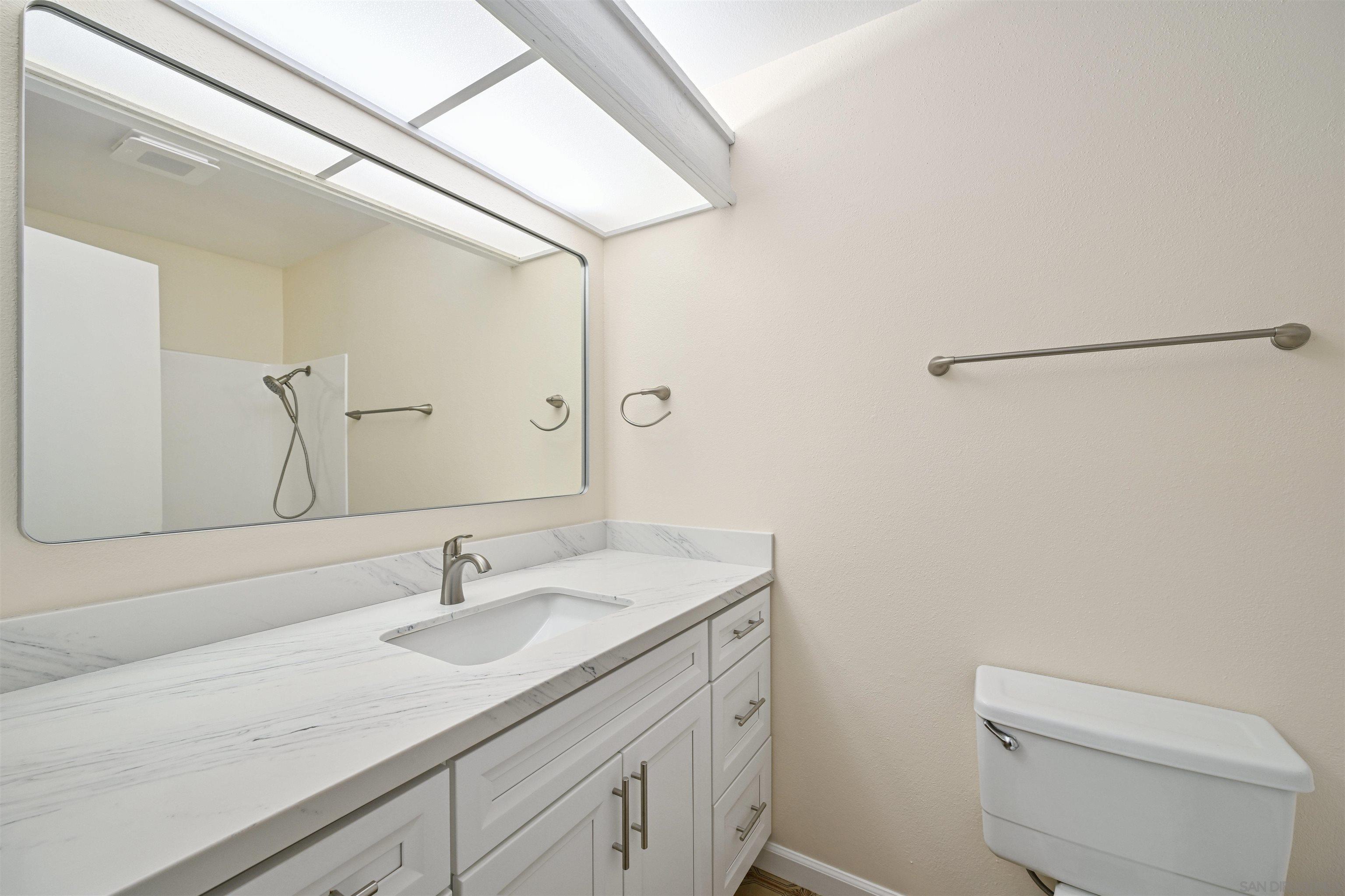 Detail Gallery Image 14 of 30 For 317 N Melrose Dr  #G,  Vista,  CA 92083 - 2 Beds | 2 Baths