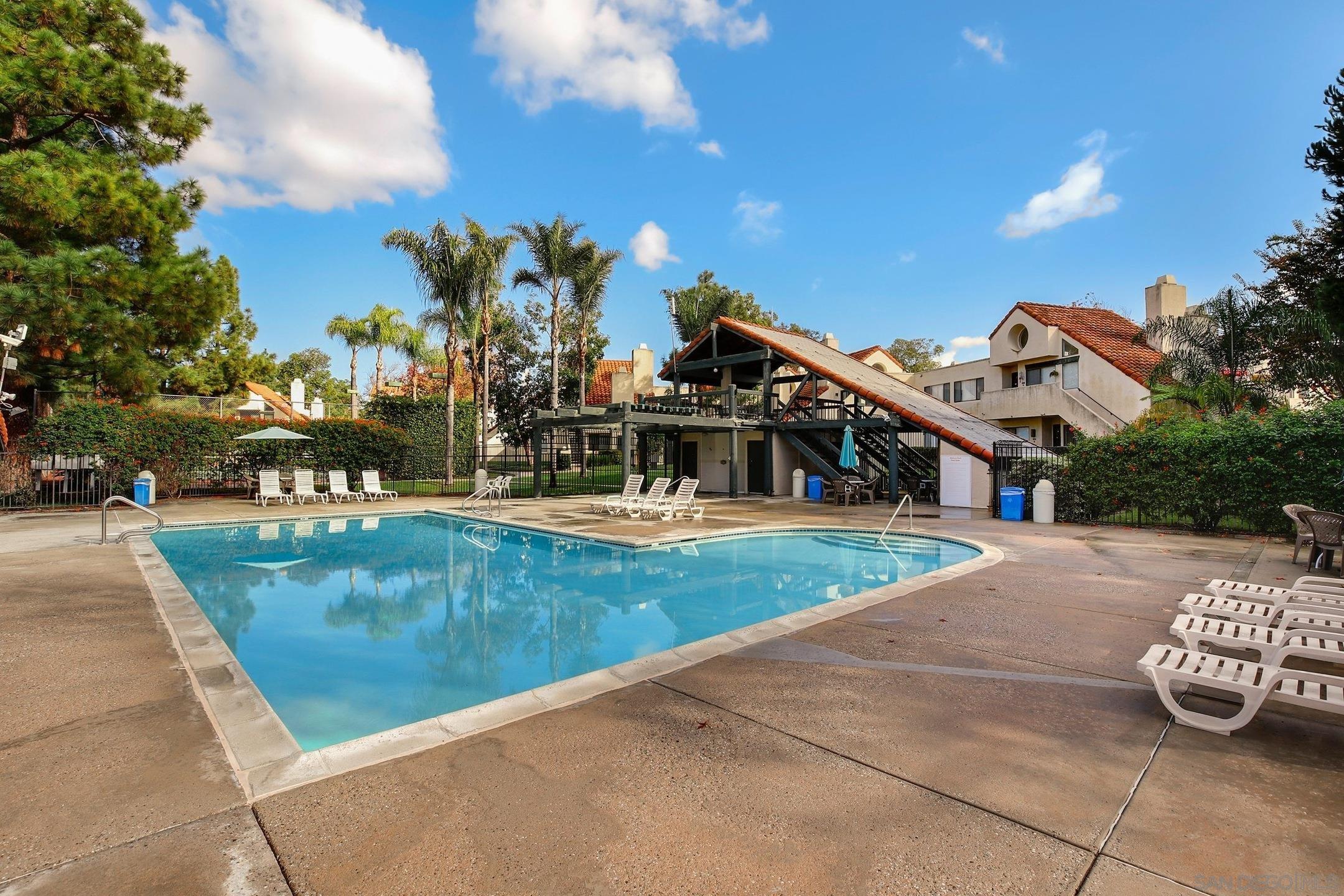 Detail Gallery Image 27 of 30 For 317 N Melrose Dr  #G,  Vista,  CA 92083 - 2 Beds | 2 Baths