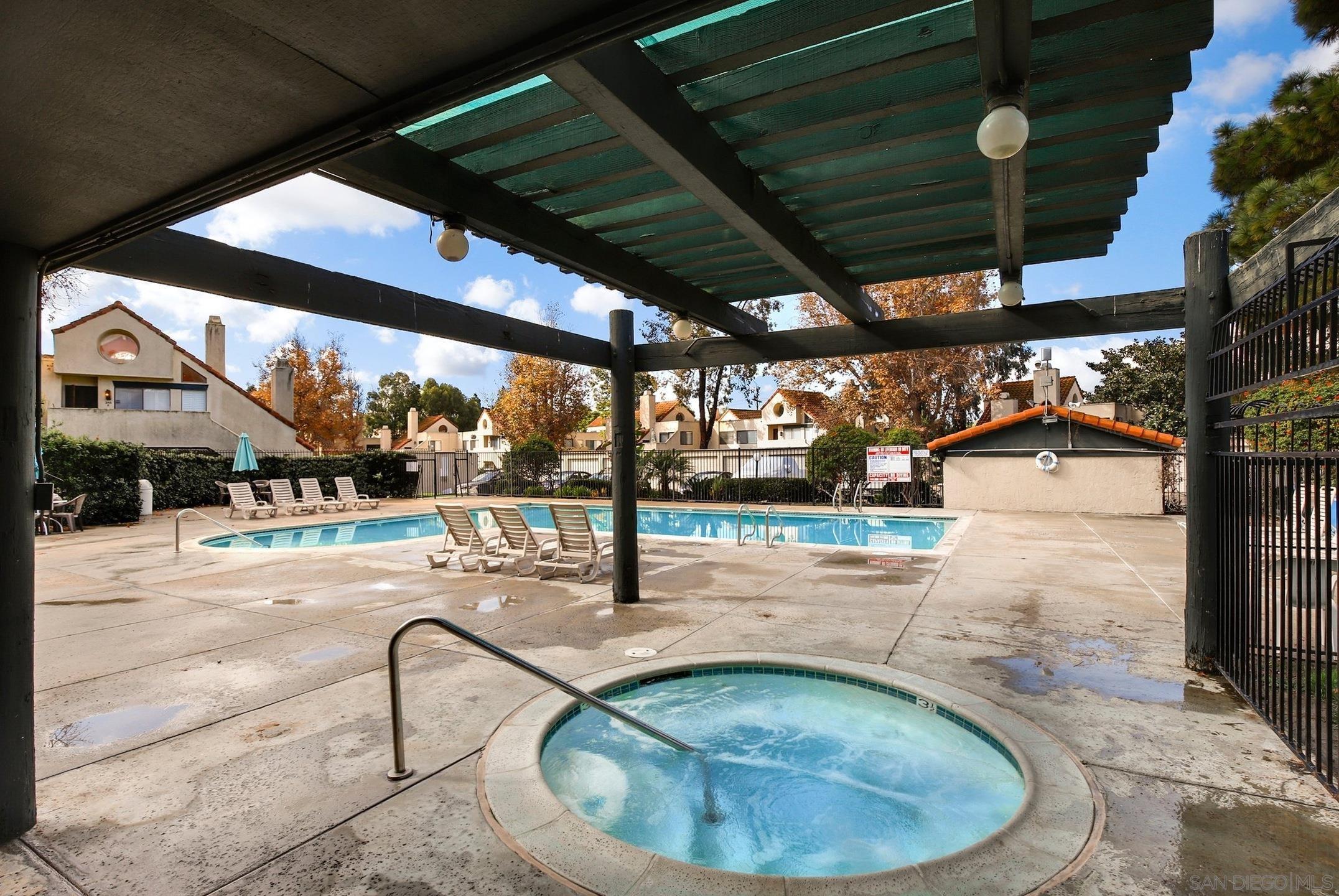 Detail Gallery Image 28 of 30 For 317 N Melrose Dr  #G,  Vista,  CA 92083 - 2 Beds | 2 Baths