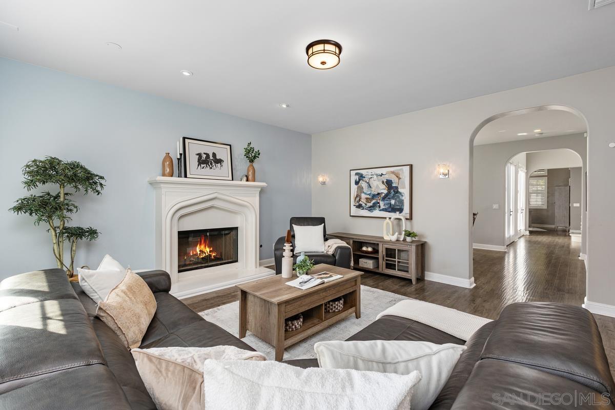 Detail Gallery Image 11 of 45 For 15639  via Montecristo, San Diego,  CA 92127 - 4 Beds | 3/1 Baths