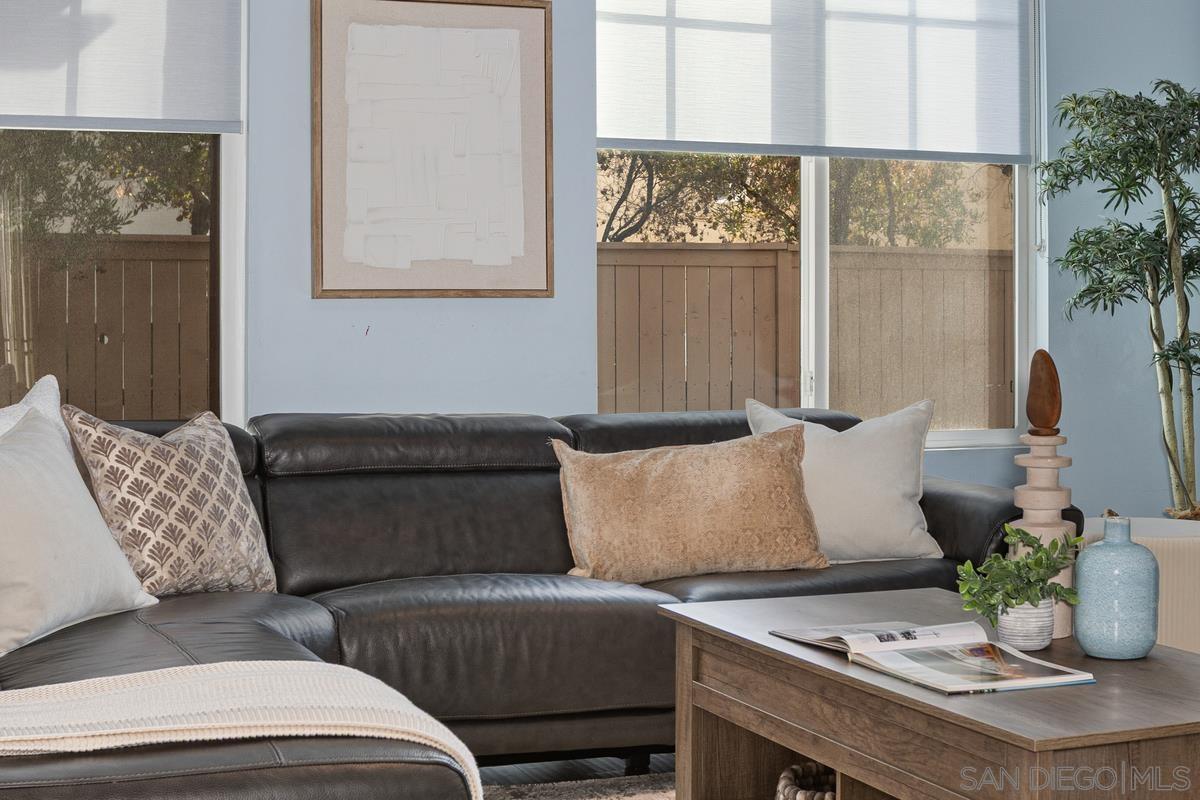 Detail Gallery Image 13 of 45 For 15639  via Montecristo, San Diego,  CA 92127 - 4 Beds | 3/1 Baths