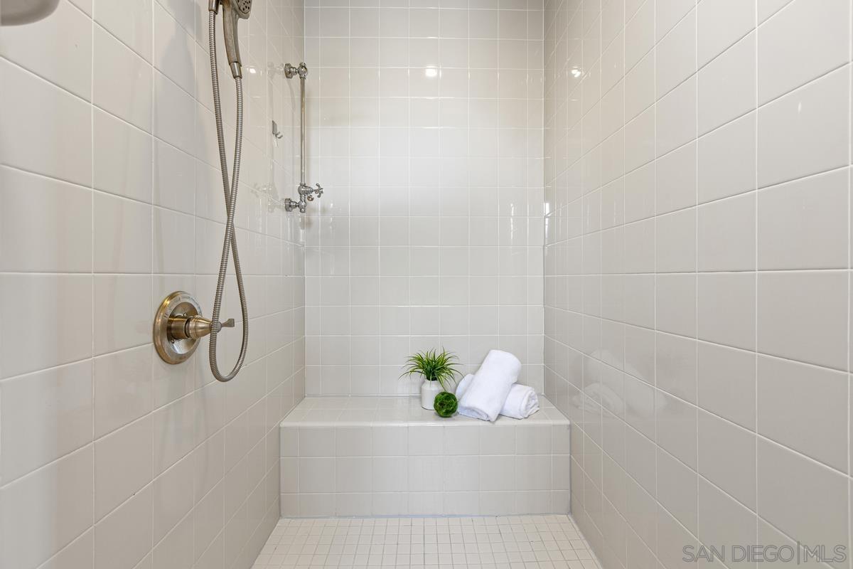 Detail Gallery Image 26 of 45 For 15639  via Montecristo, San Diego,  CA 92127 - 4 Beds | 3/1 Baths