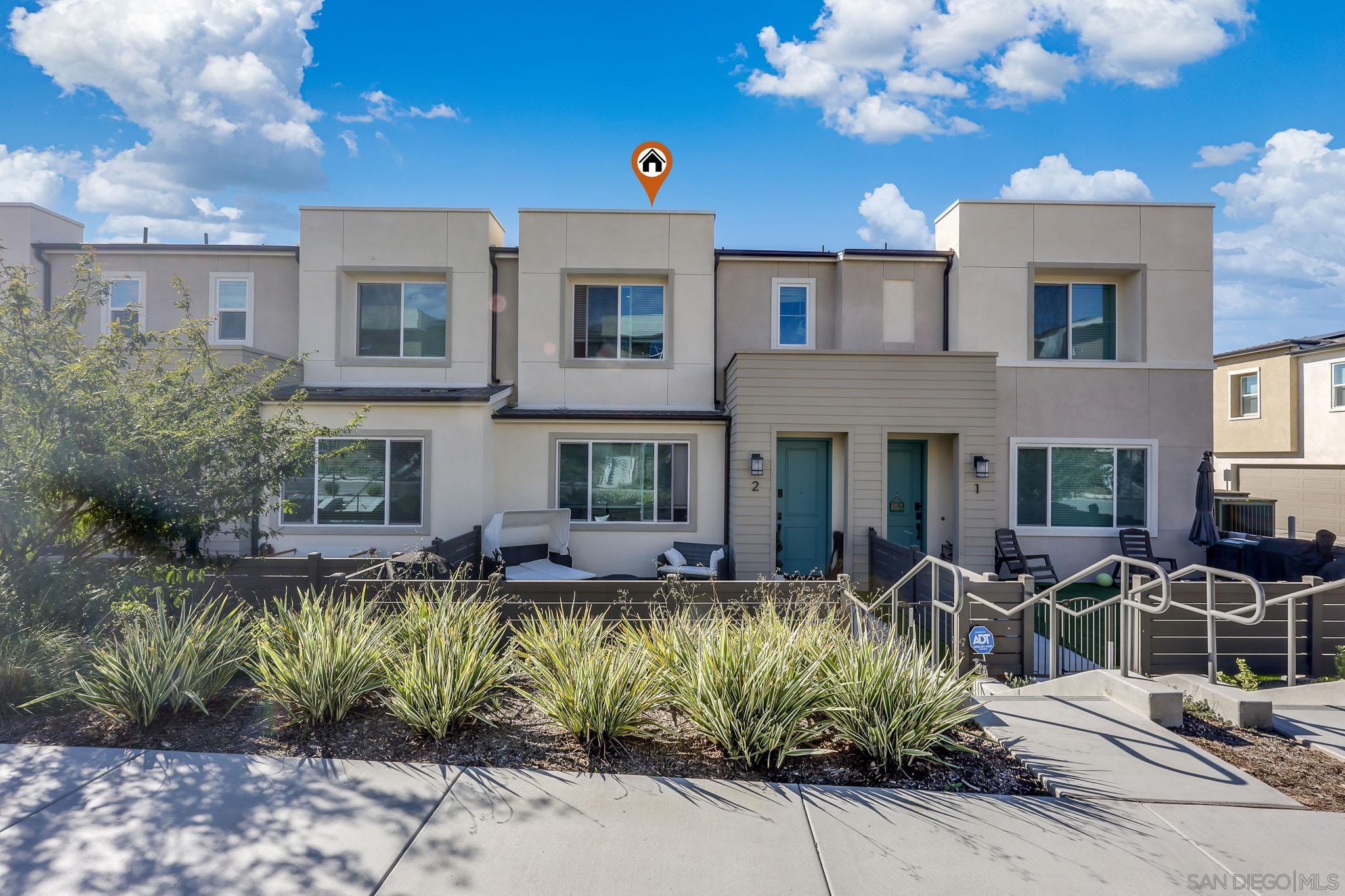 Detail Gallery Image 2 of 51 For 766  Jilian St  #2,  Chula Vista,  CA 91911 - 3 Beds | 2/1 Baths