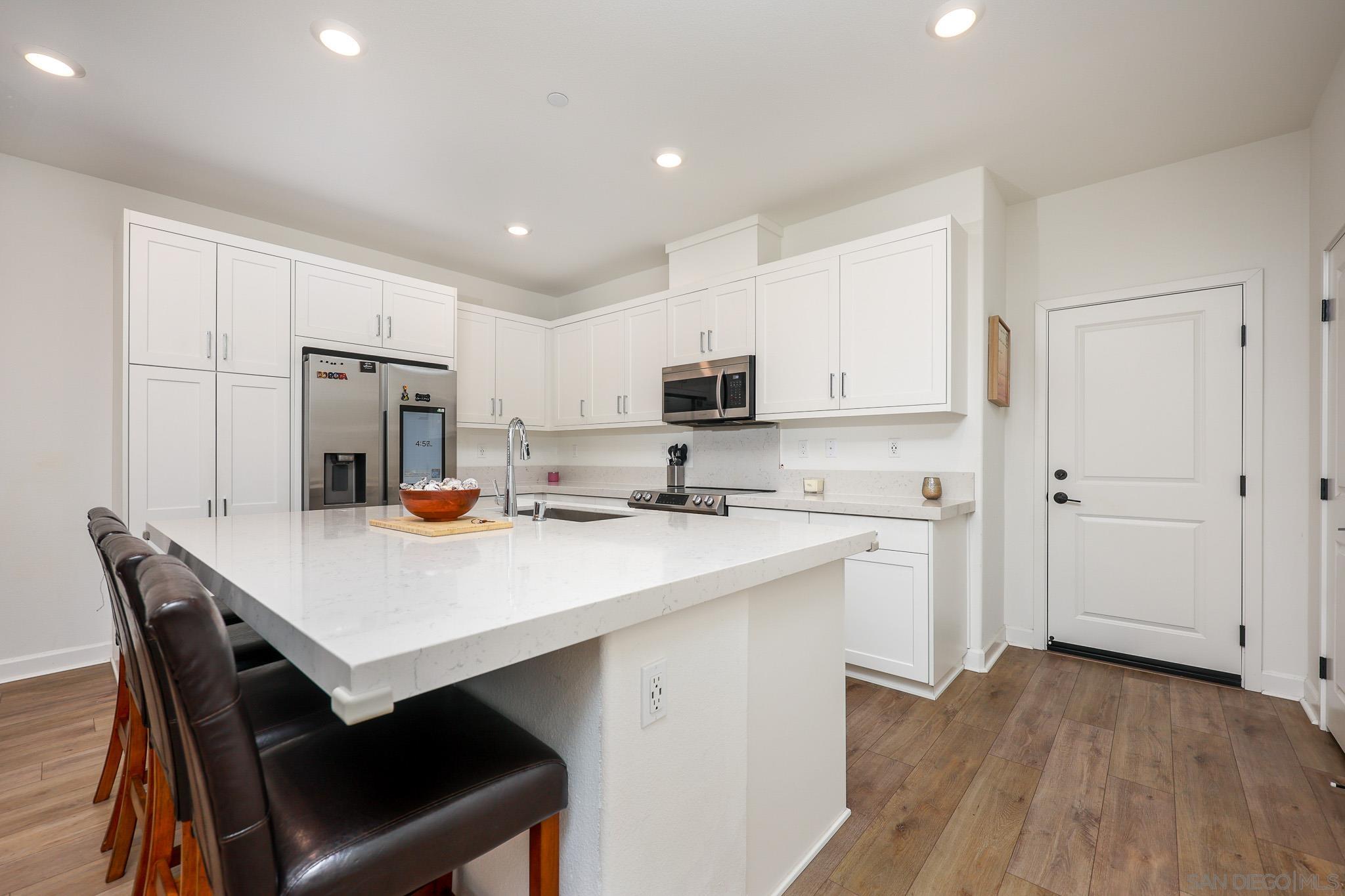 Detail Gallery Image 11 of 51 For 766  Jilian St  #2,  Chula Vista,  CA 91911 - 3 Beds | 2/1 Baths