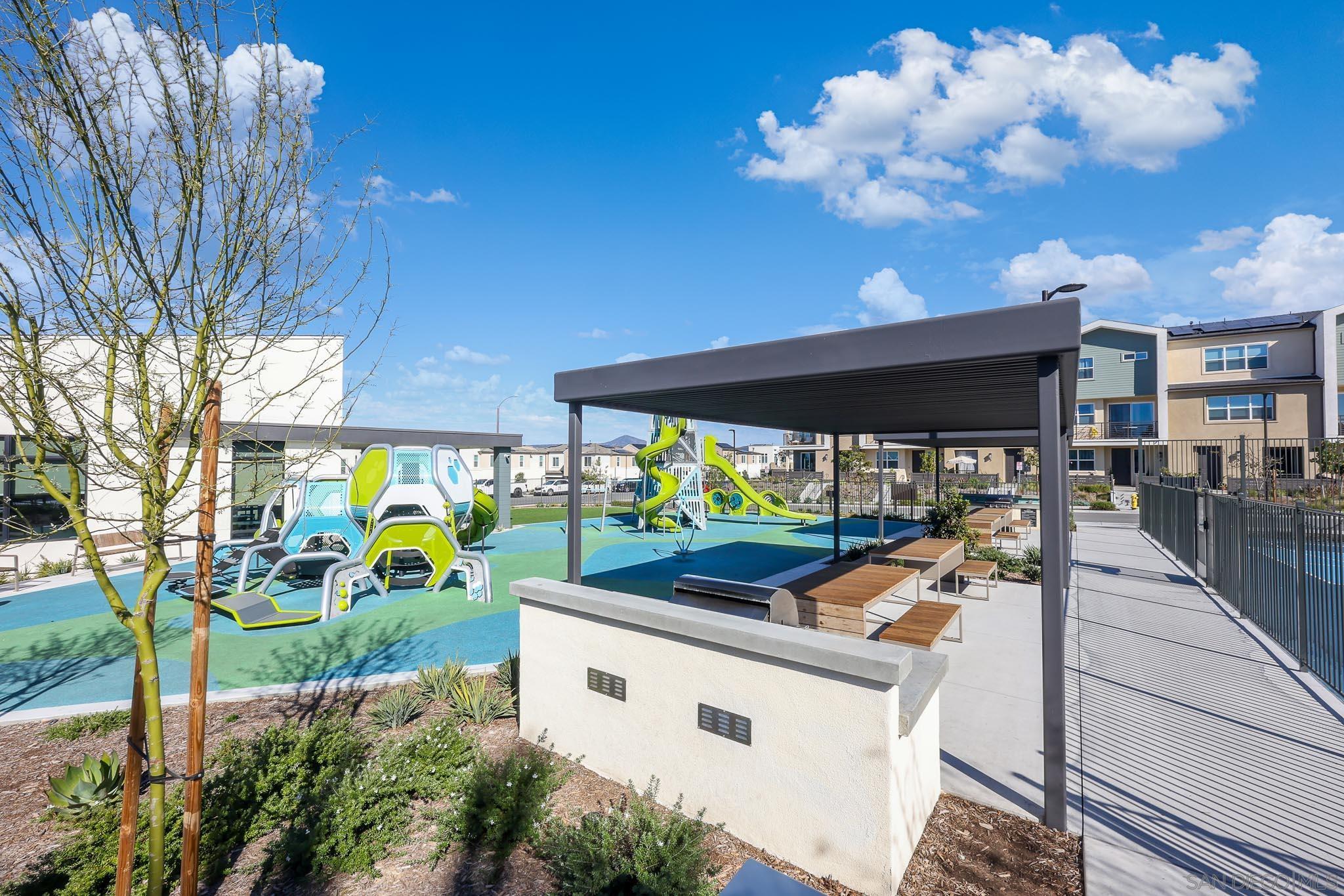 Detail Gallery Image 24 of 51 For 766  Jilian St  #2,  Chula Vista,  CA 91911 - 3 Beds | 2/1 Baths