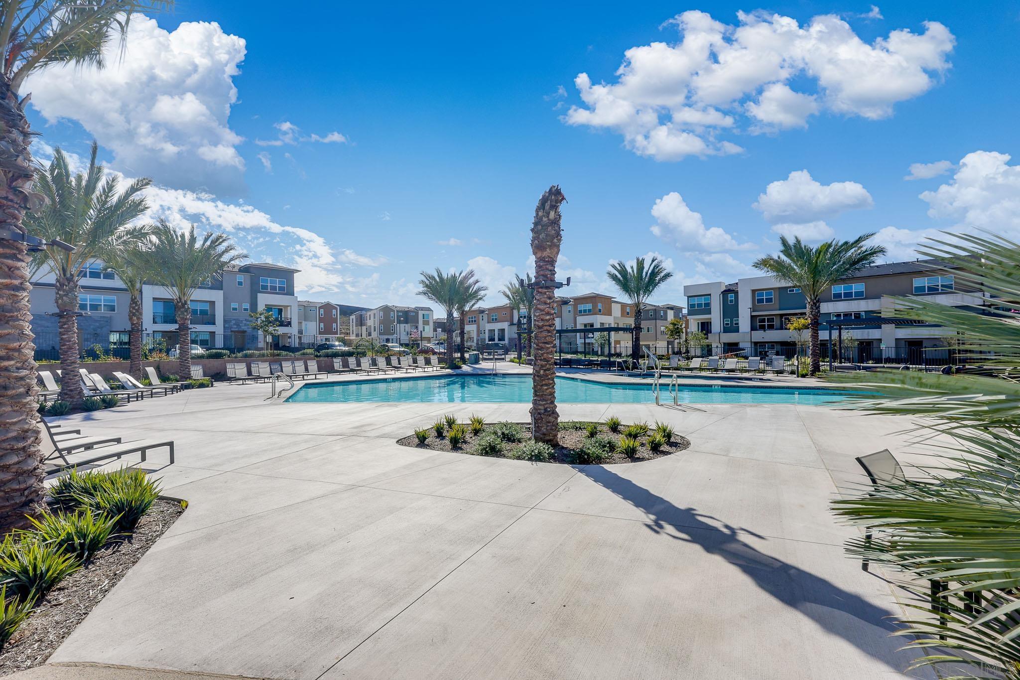 Detail Gallery Image 32 of 51 For 766  Jilian St  #2,  Chula Vista,  CA 91911 - 3 Beds | 2/1 Baths