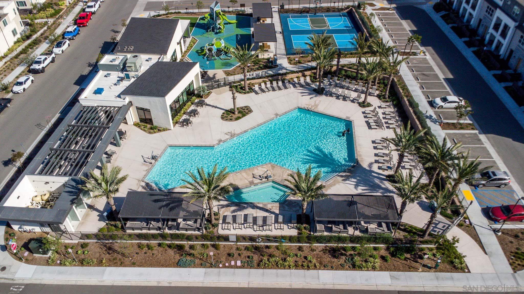 Detail Gallery Image 40 of 51 For 766  Jilian St  #2,  Chula Vista,  CA 91911 - 3 Beds | 2/1 Baths