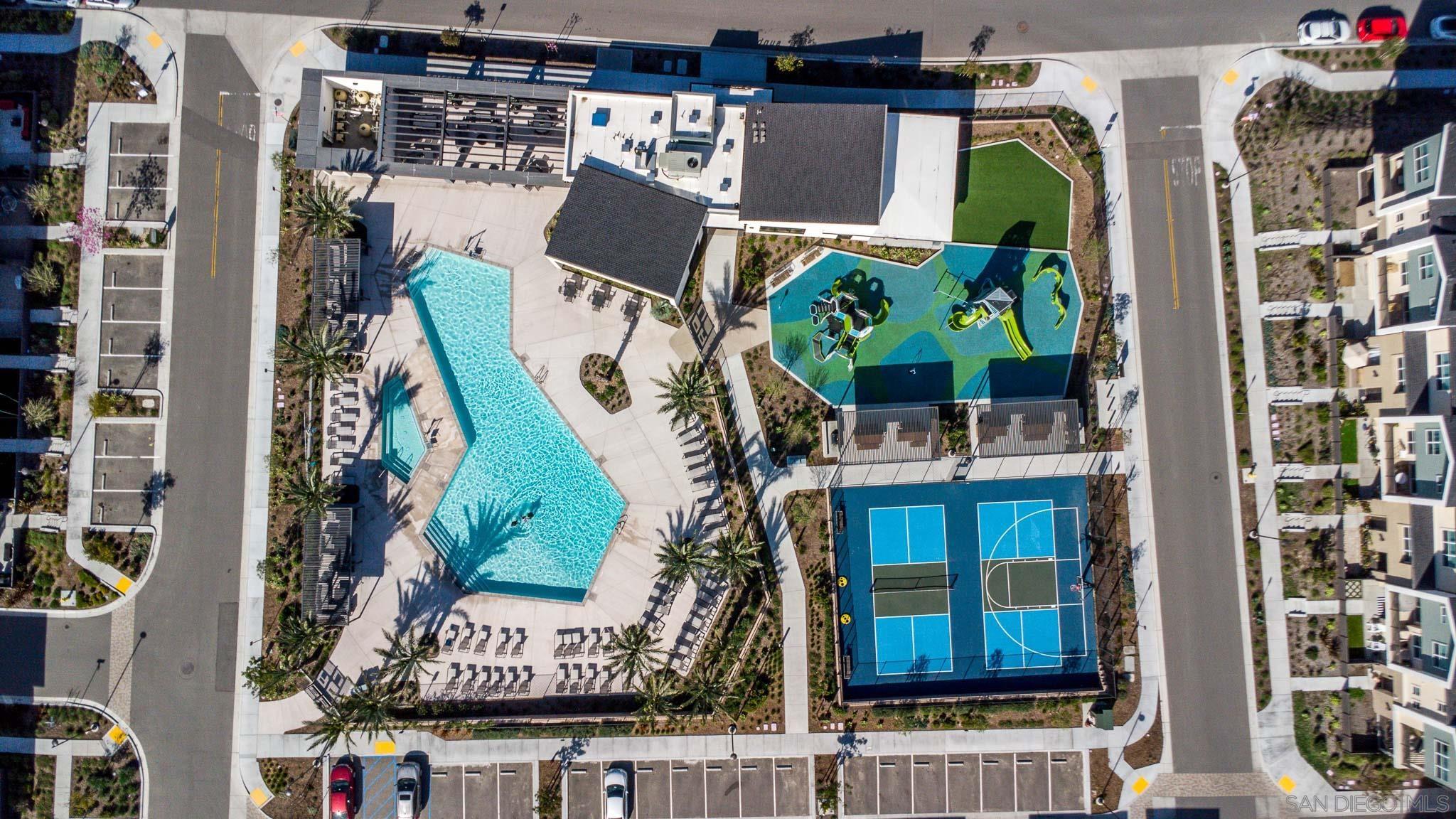 Detail Gallery Image 42 of 51 For 766  Jilian St  #2,  Chula Vista,  CA 91911 - 3 Beds | 2/1 Baths