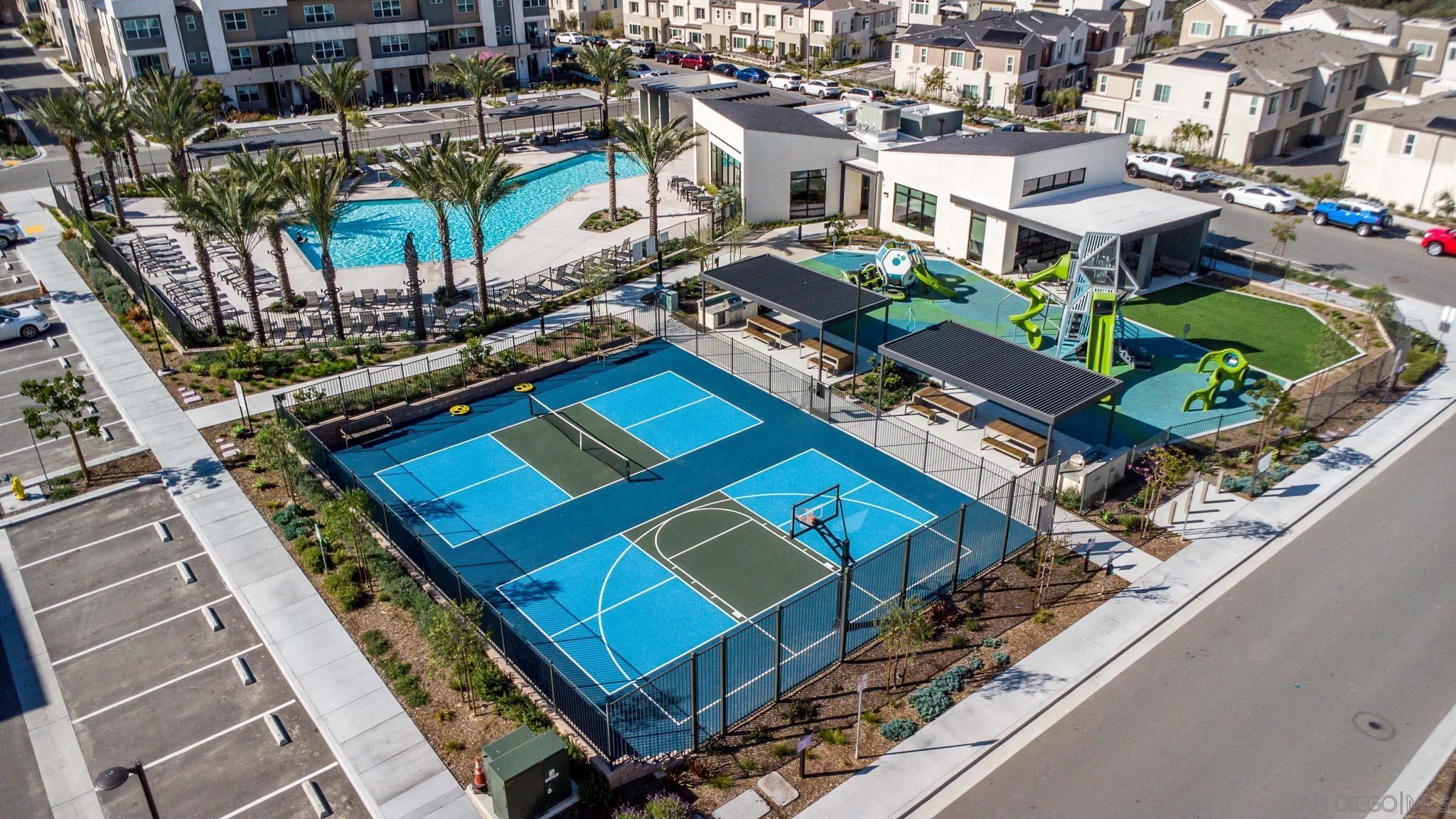 Detail Gallery Image 44 of 51 For 766  Jilian St  #2,  Chula Vista,  CA 91911 - 3 Beds | 2/1 Baths