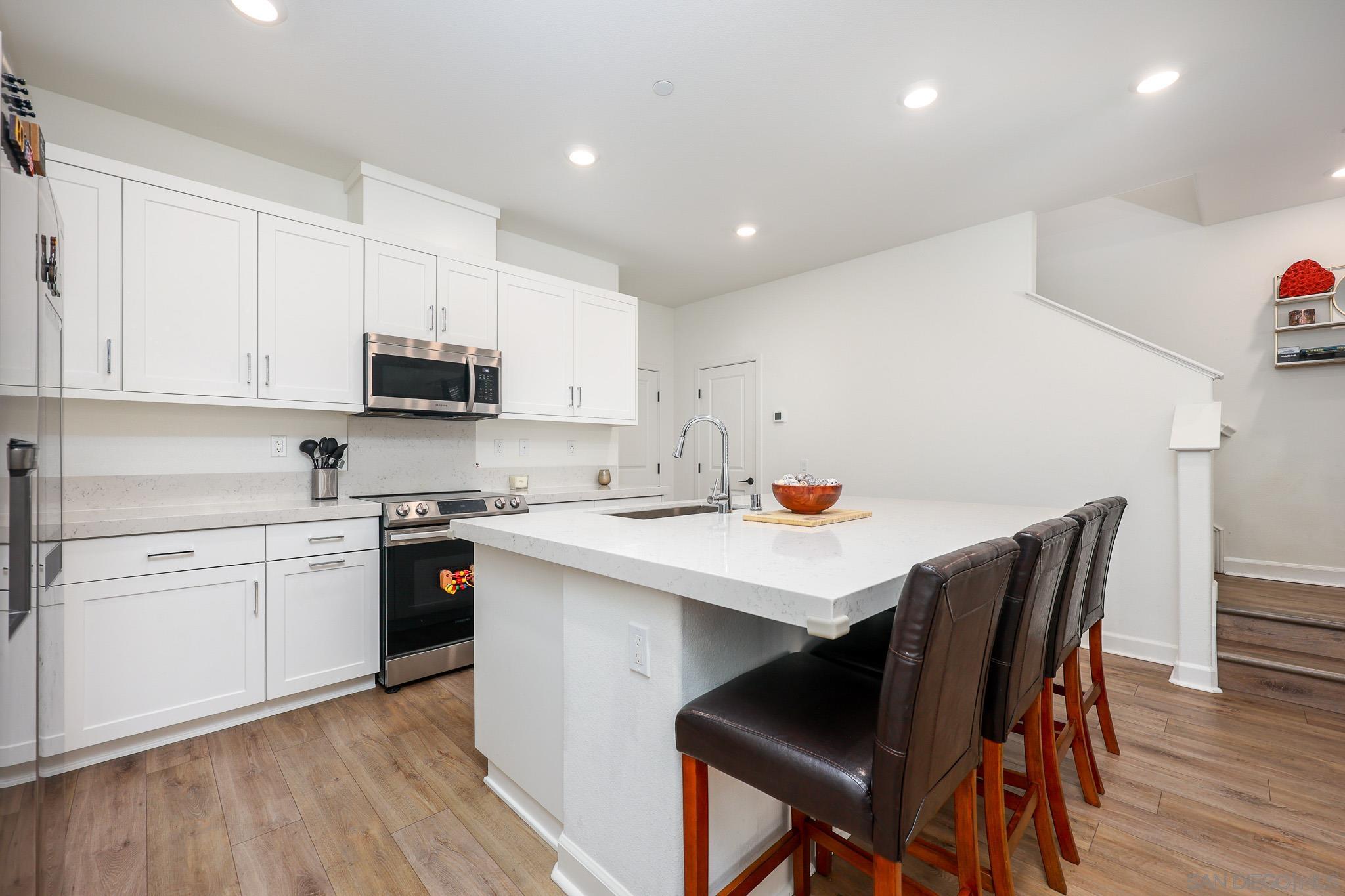 Detail Gallery Image 10 of 51 For 766  Jilian St  #2,  Chula Vista,  CA 91911 - 3 Beds | 2/1 Baths