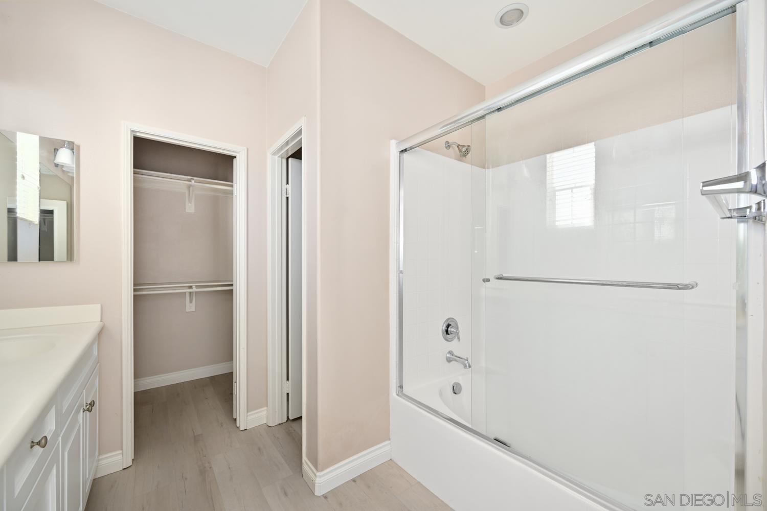 Detail Gallery Image 19 of 30 For 5074  Cascade Way  #102,  Oceanside,  CA 92057 - 2 Beds | 2/1 Baths