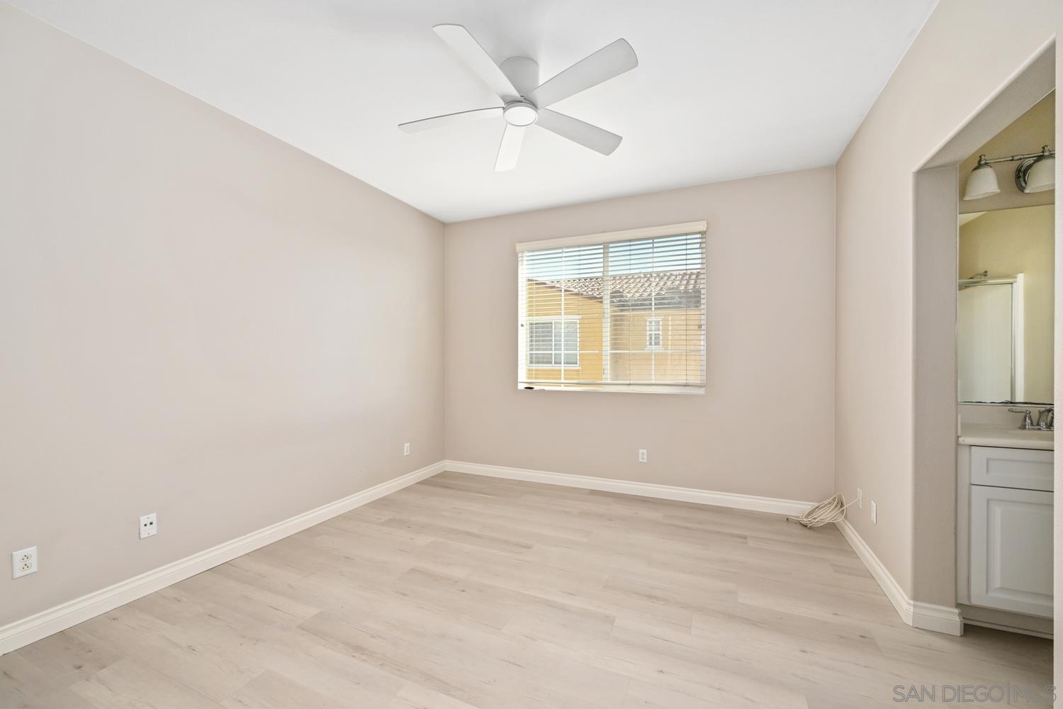 Detail Gallery Image 21 of 30 For 5074  Cascade Way  #102,  Oceanside,  CA 92057 - 2 Beds | 2/1 Baths